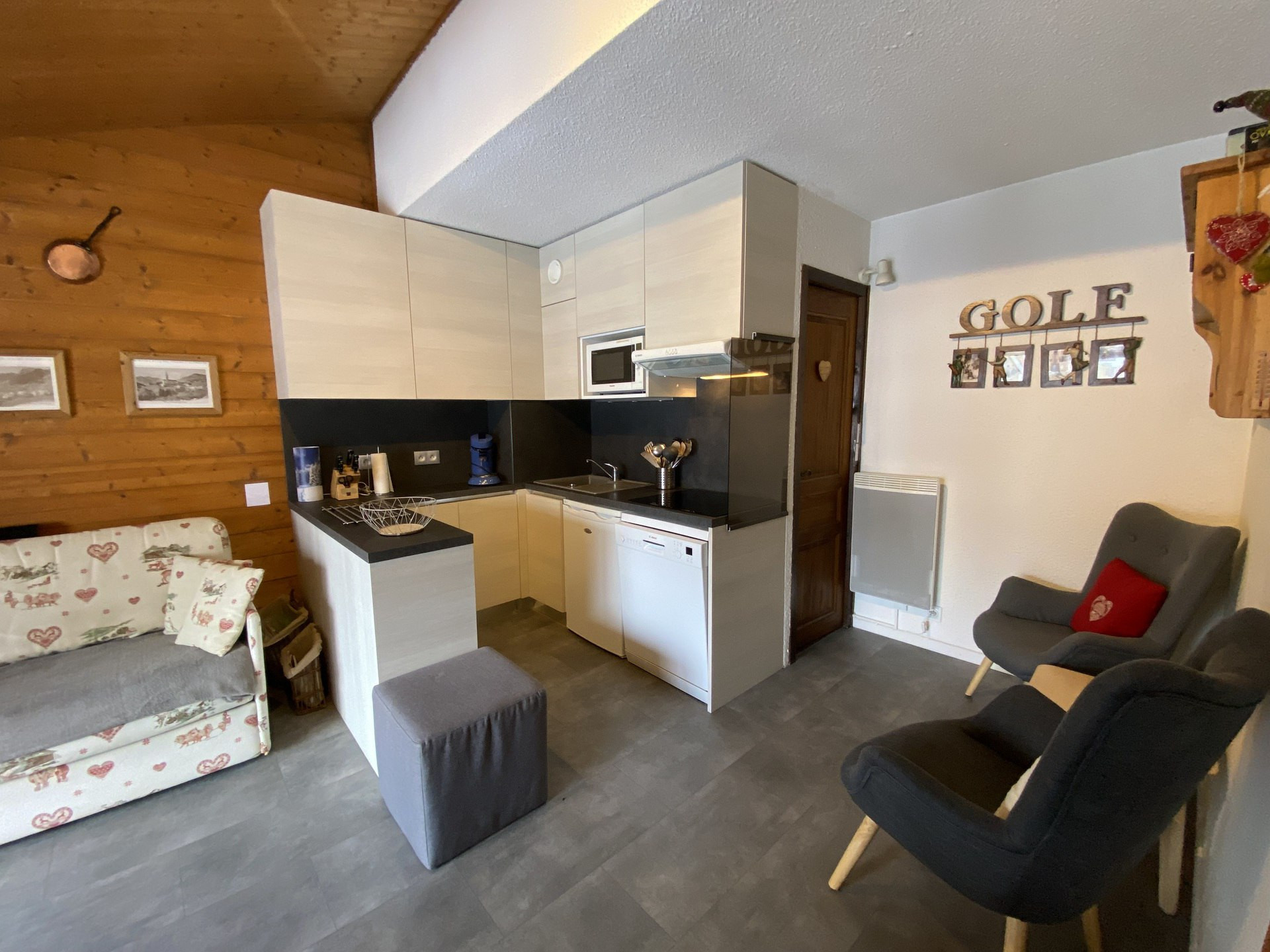 _lv_images__lot_0000000129_04_8207515 _lv_images__lot_0000000129_04_8207515