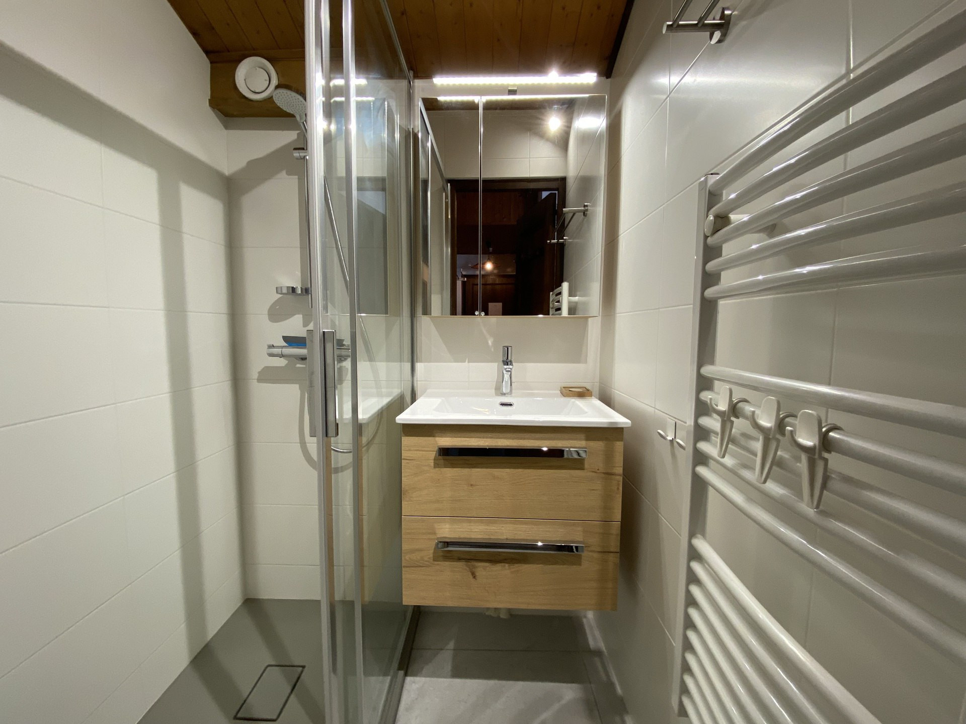 _lv_images__lot_0000000129_05_8591459