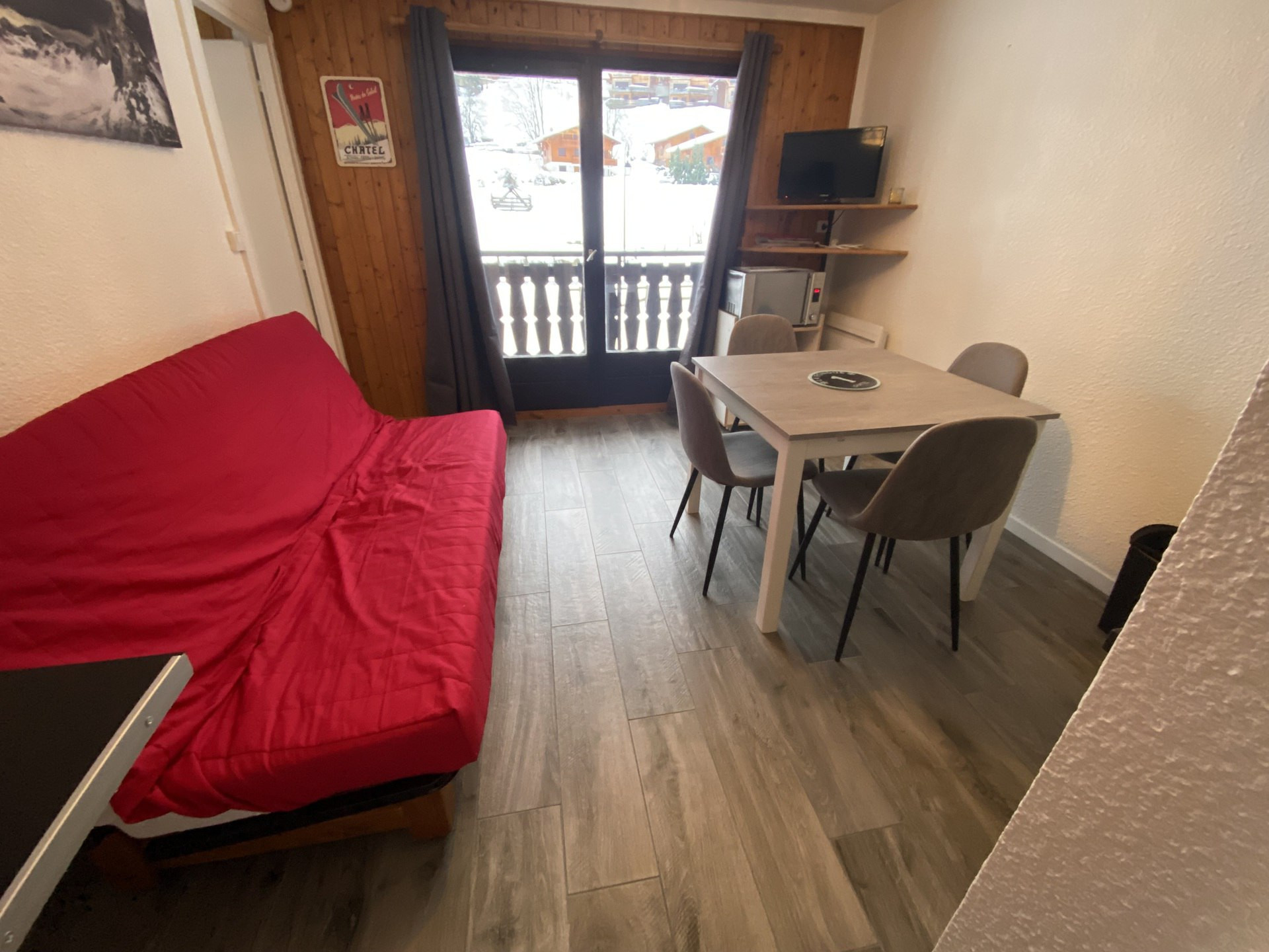 _lv_images__lot_0000000130_01_8230508