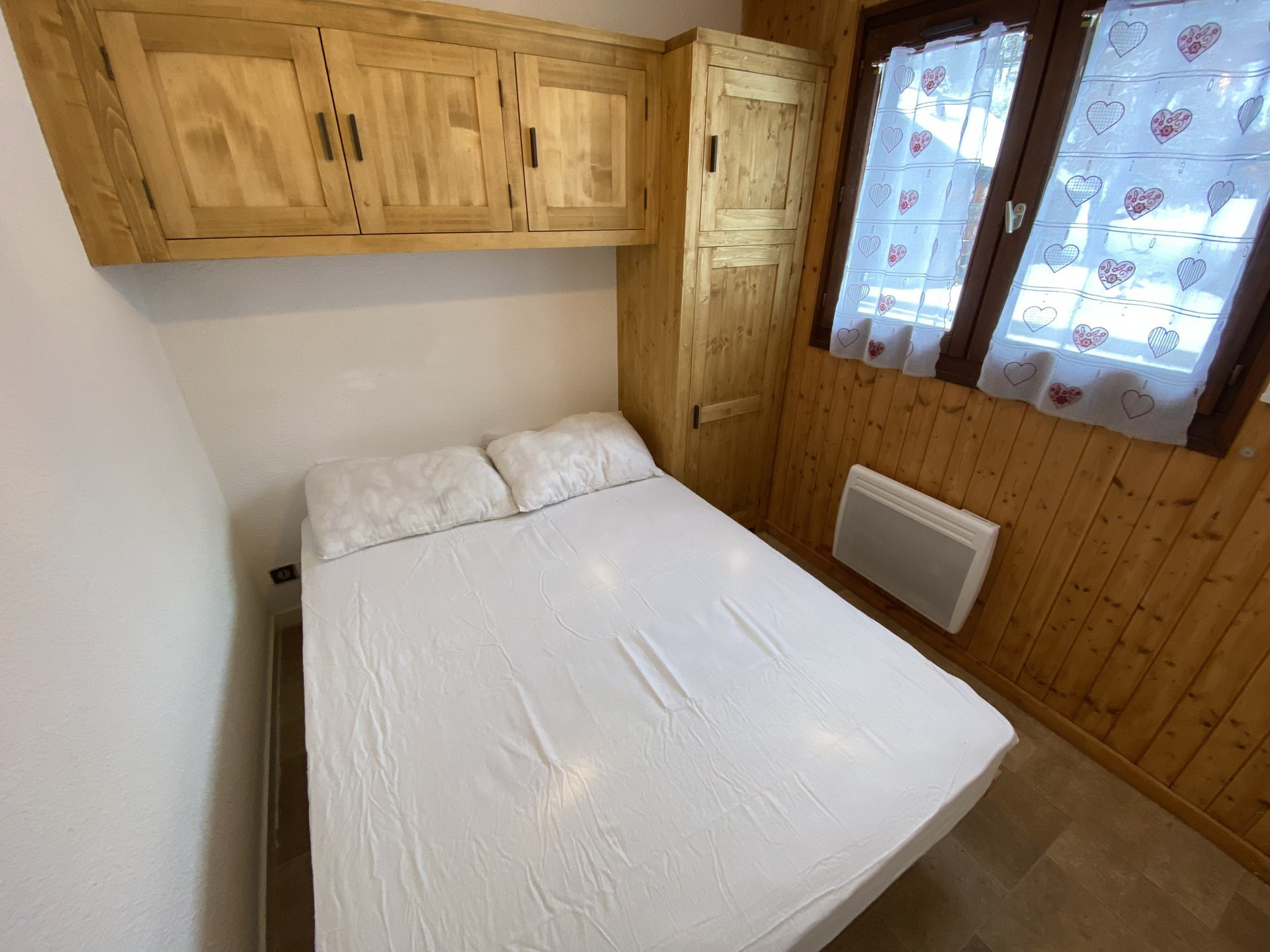 _lv_images__lot_0000000131_06_8384617