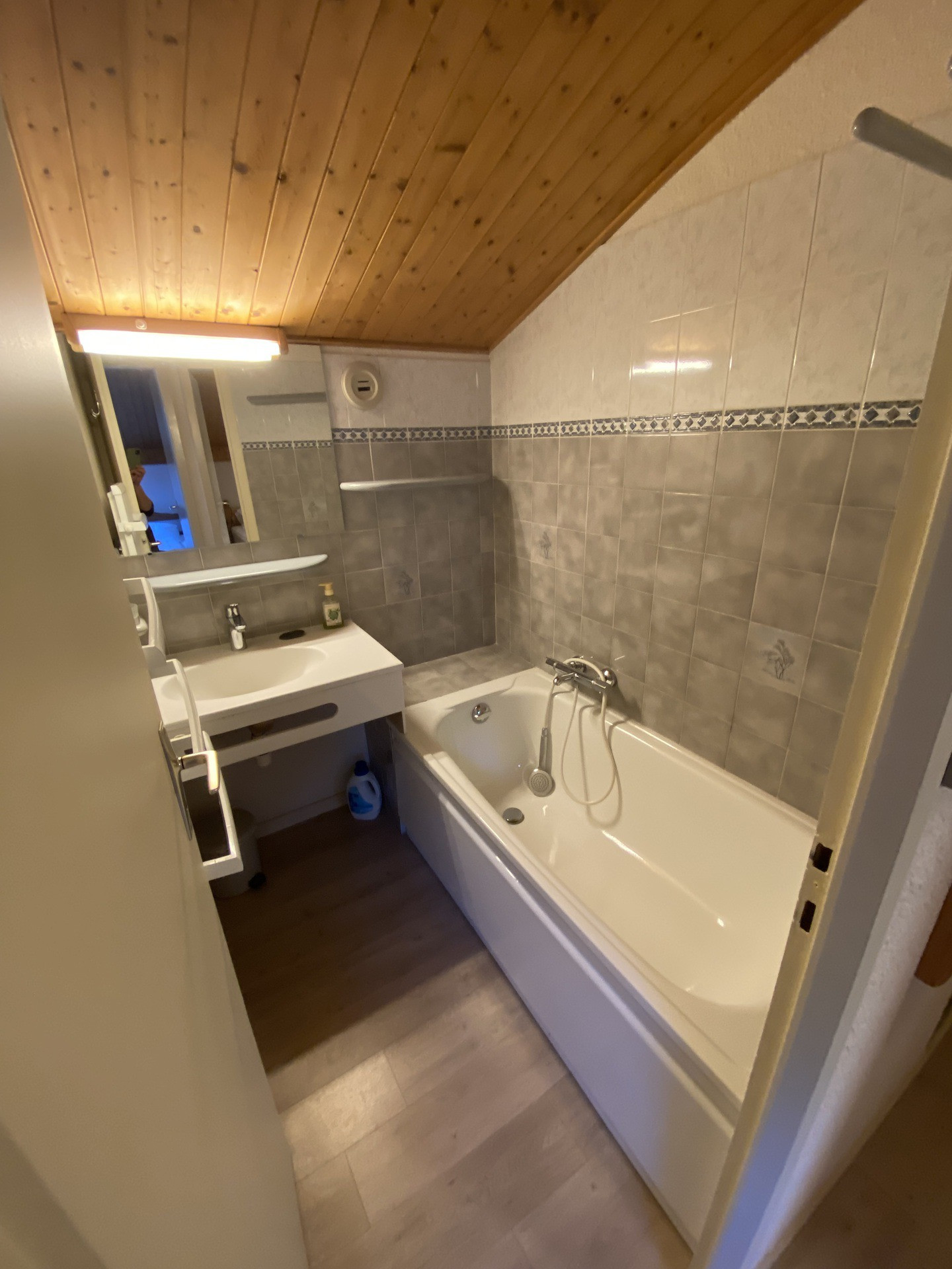 _lv_images__lot_0000000132_12_8458789 _lv_images__lot_0000000132_12_8458789