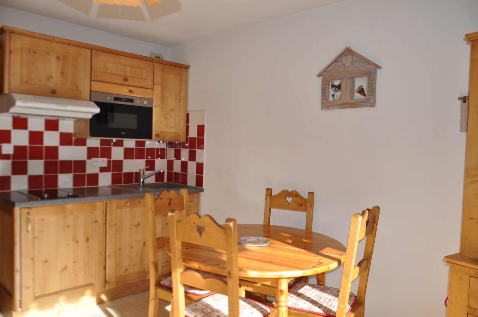 _lv_images__lot_0000000133_04_8422606