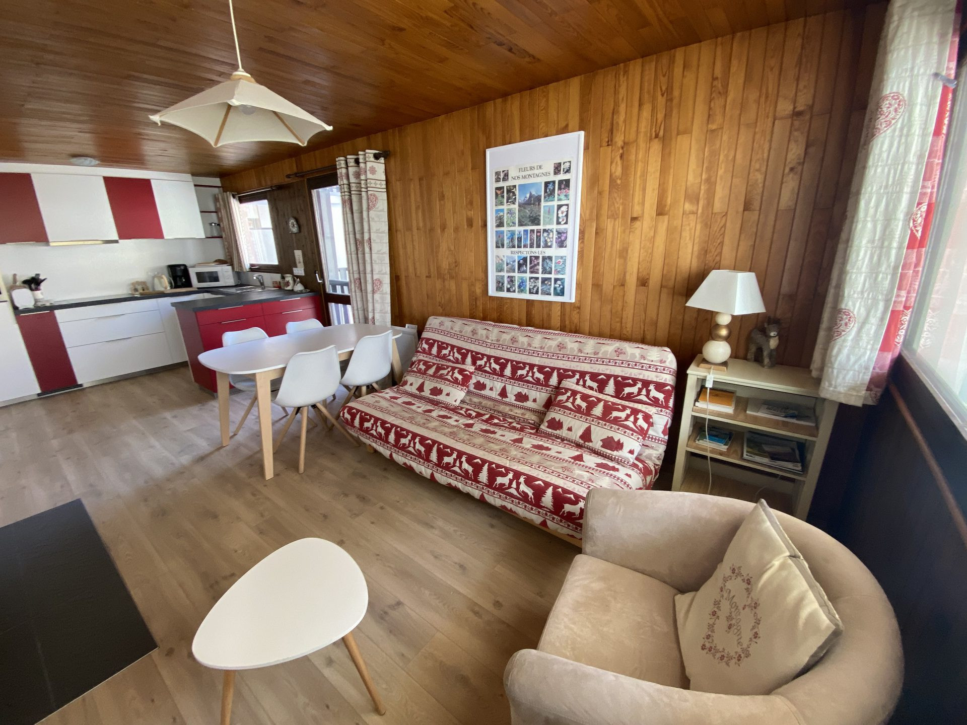 _lv_images__lot_0000000139_02_8557286