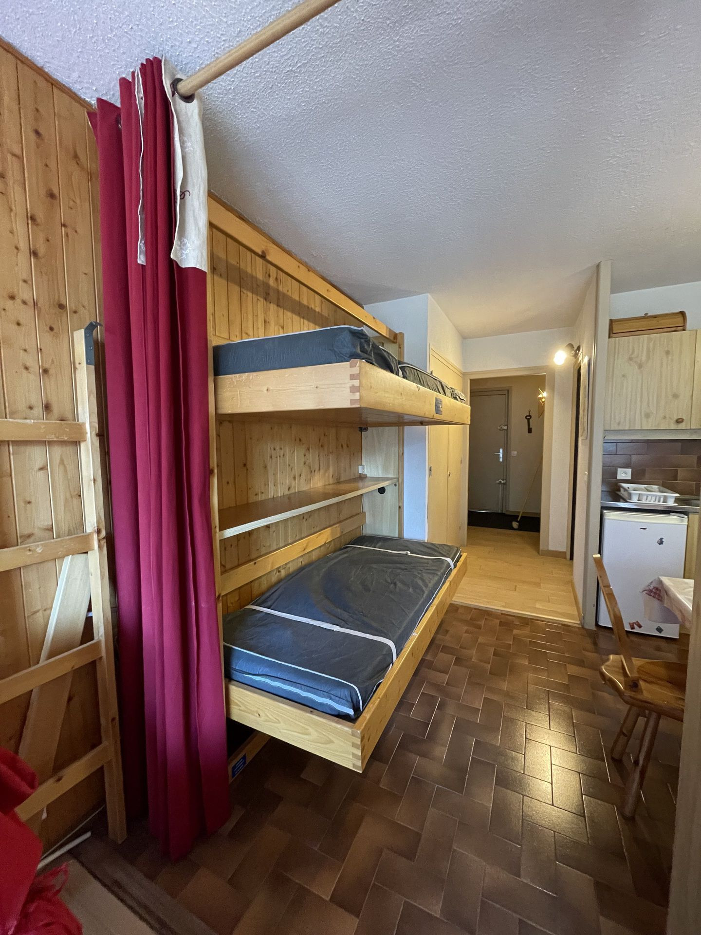 _lv_images__lot_0000000140_09_8258511 _lv_images__lot_0000000140_09_8258511