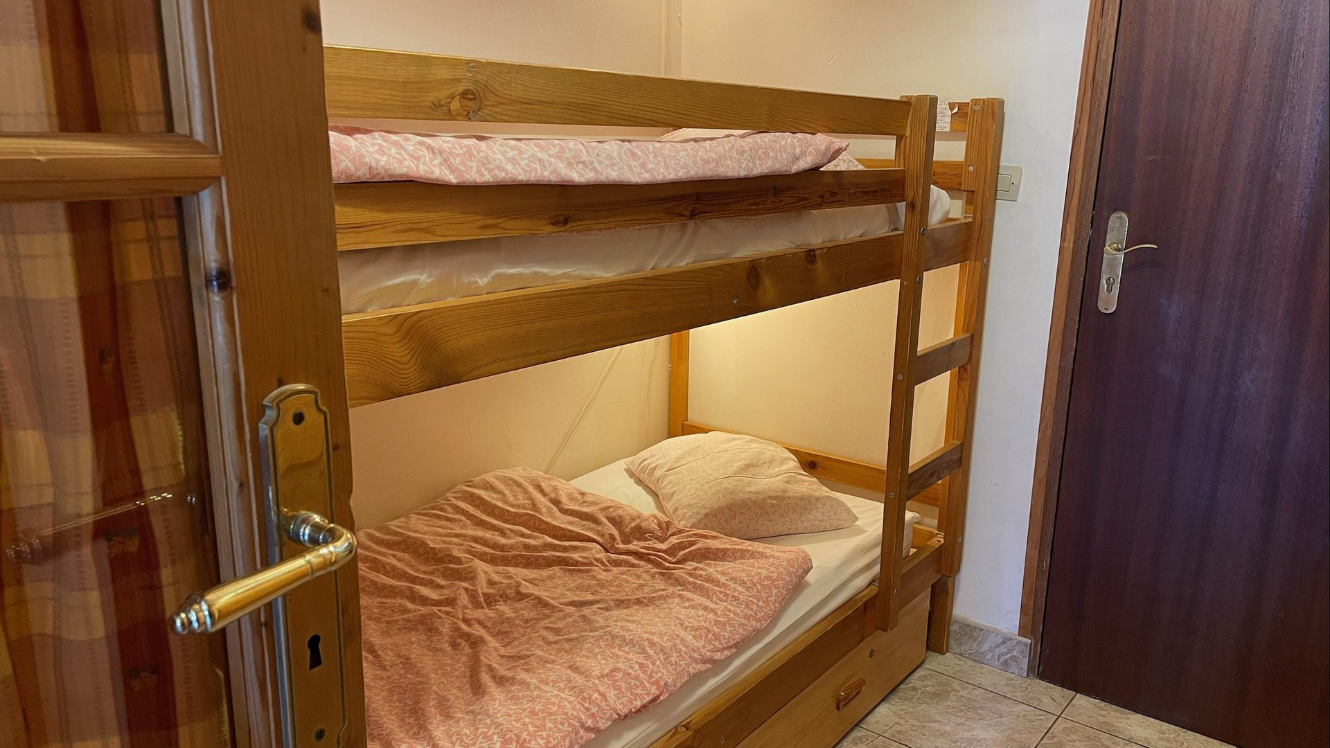 _lv_images__lot_0000000142_05_8310006 _lv_images__lot_0000000142_05_8310006