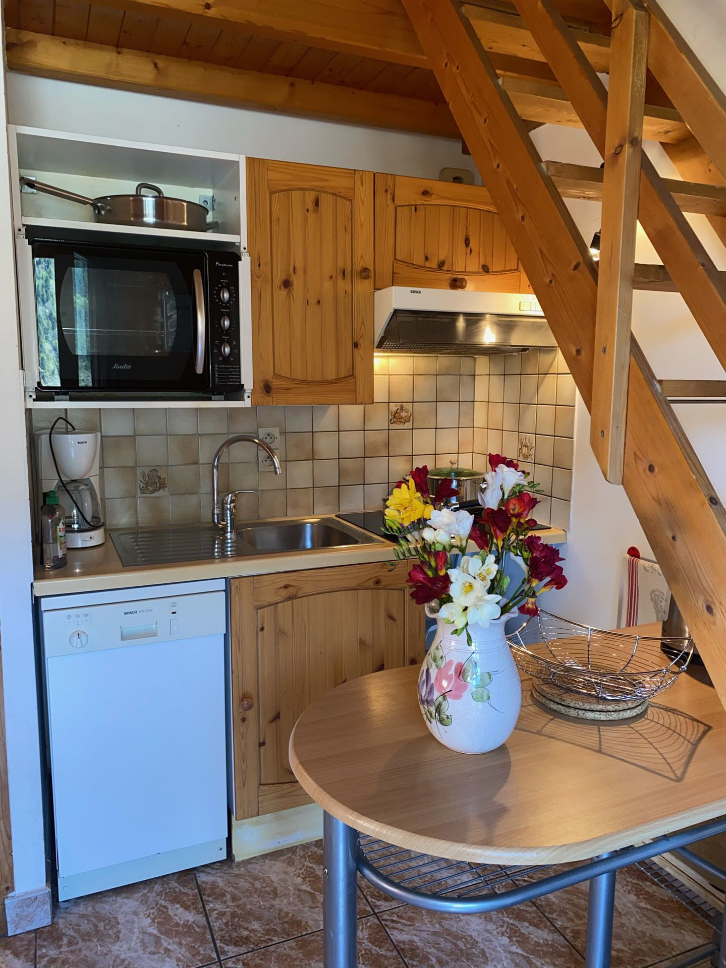 _lv_images__lot_0000000144_04_8522552