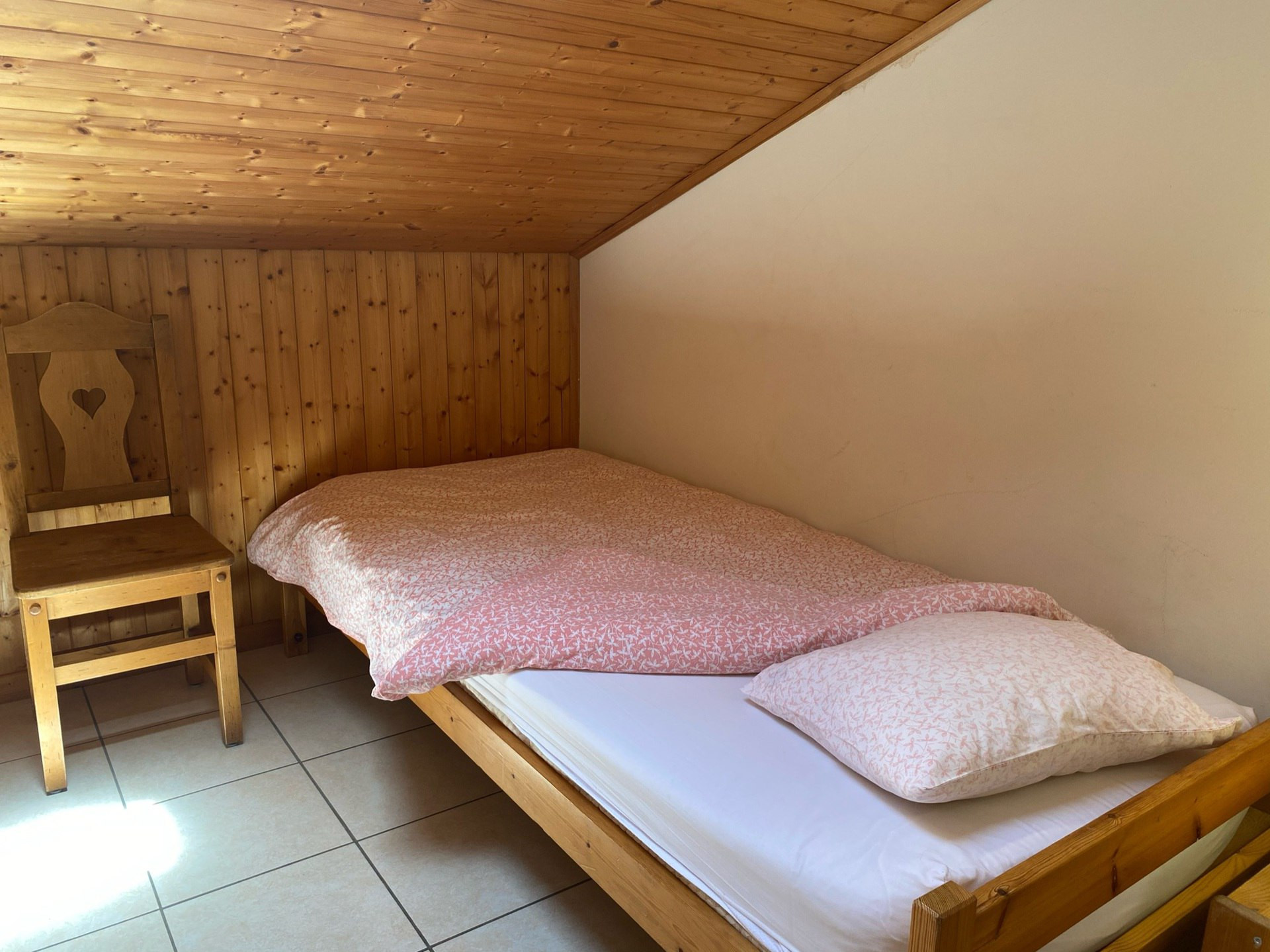 _lv_images__lot_0000000144_08_8522556