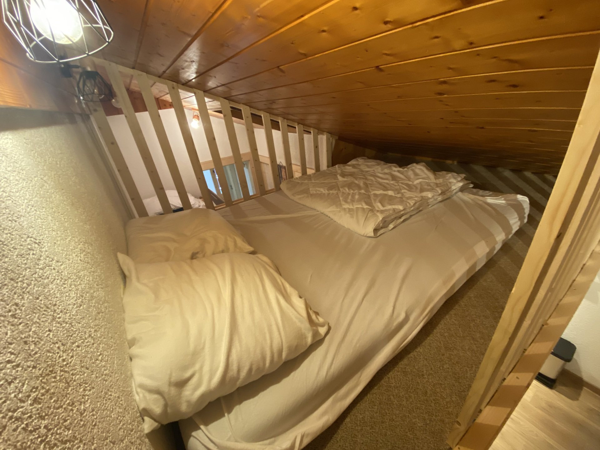 _lv_images__lot_0000000147_07_8281285