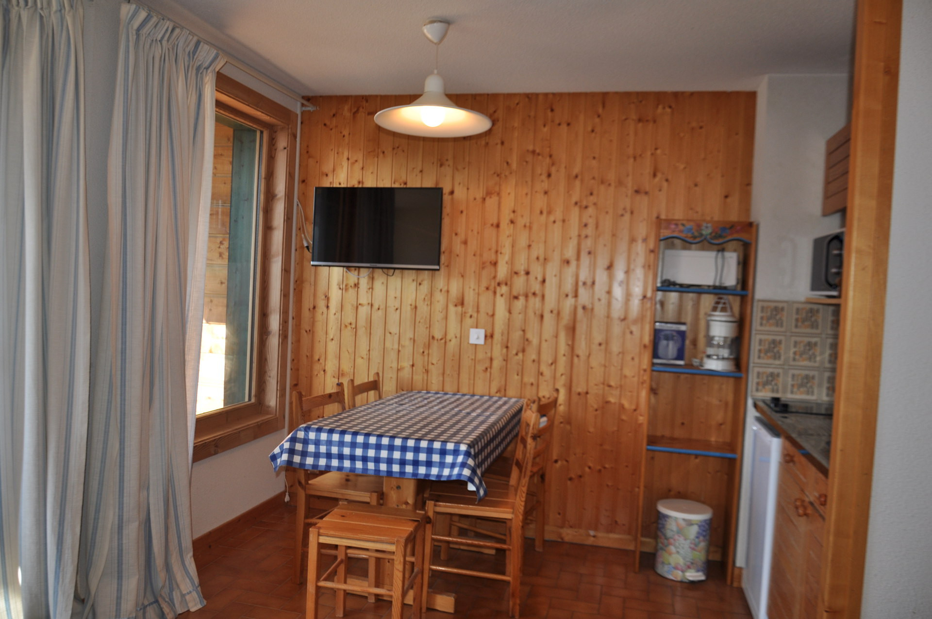 _lv_images__lot_0000000151_05_8207800 _lv_images__lot_0000000151_05_8207800