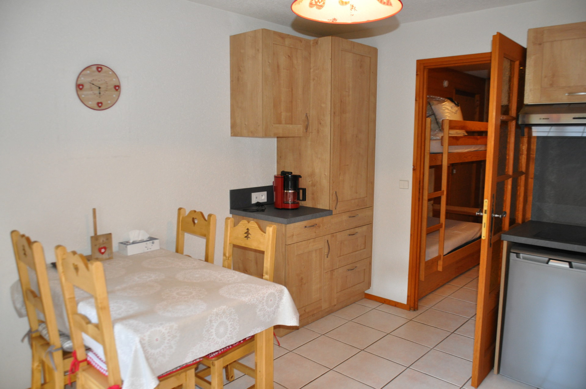 _lv_images__lot_0000000152_04_8222169 _lv_images__lot_0000000152_04_8222169