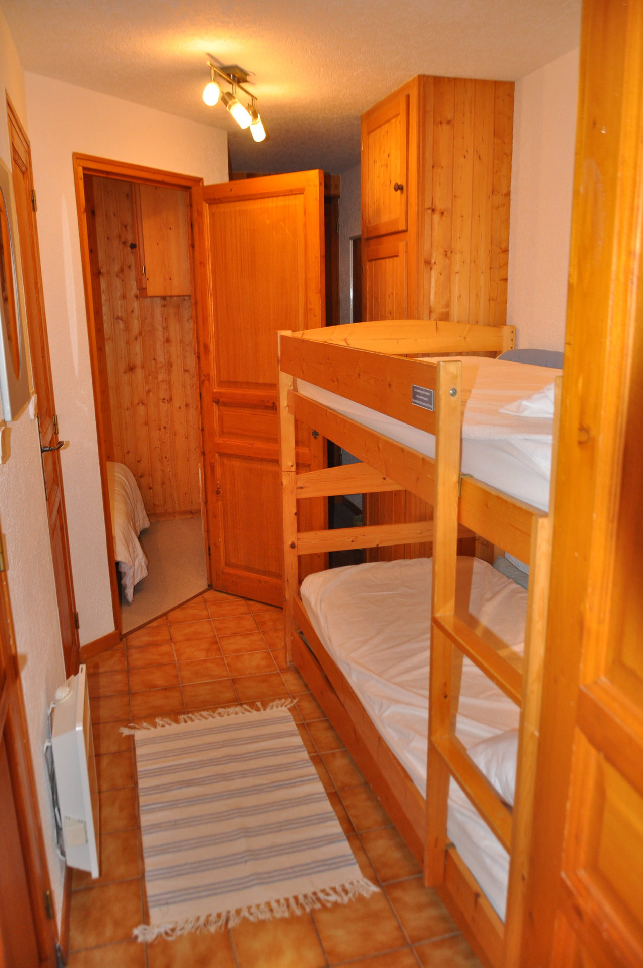 _lv_images__lot_0000000154_08_8548426