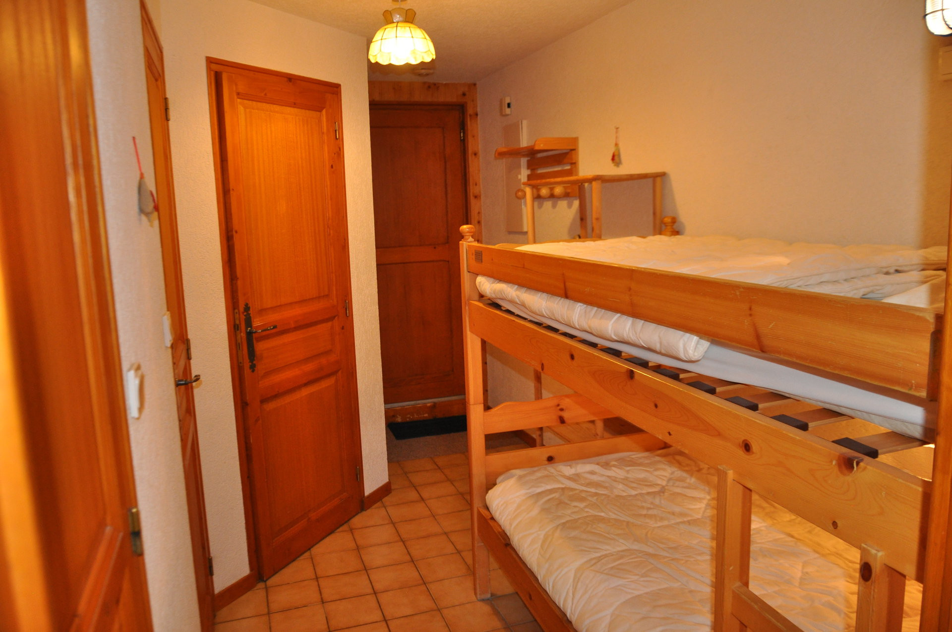 _lv_images__lot_0000000155_06_8281769