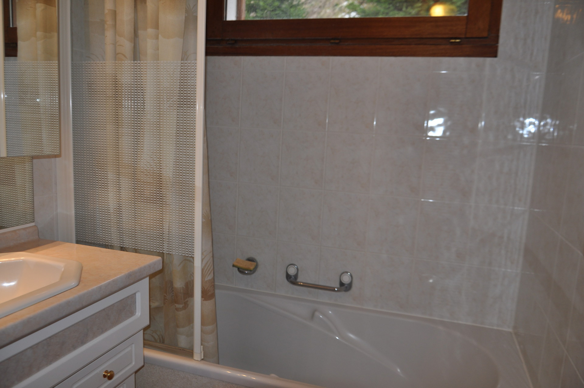 _lv_images__lot_0000000158_08_8503521