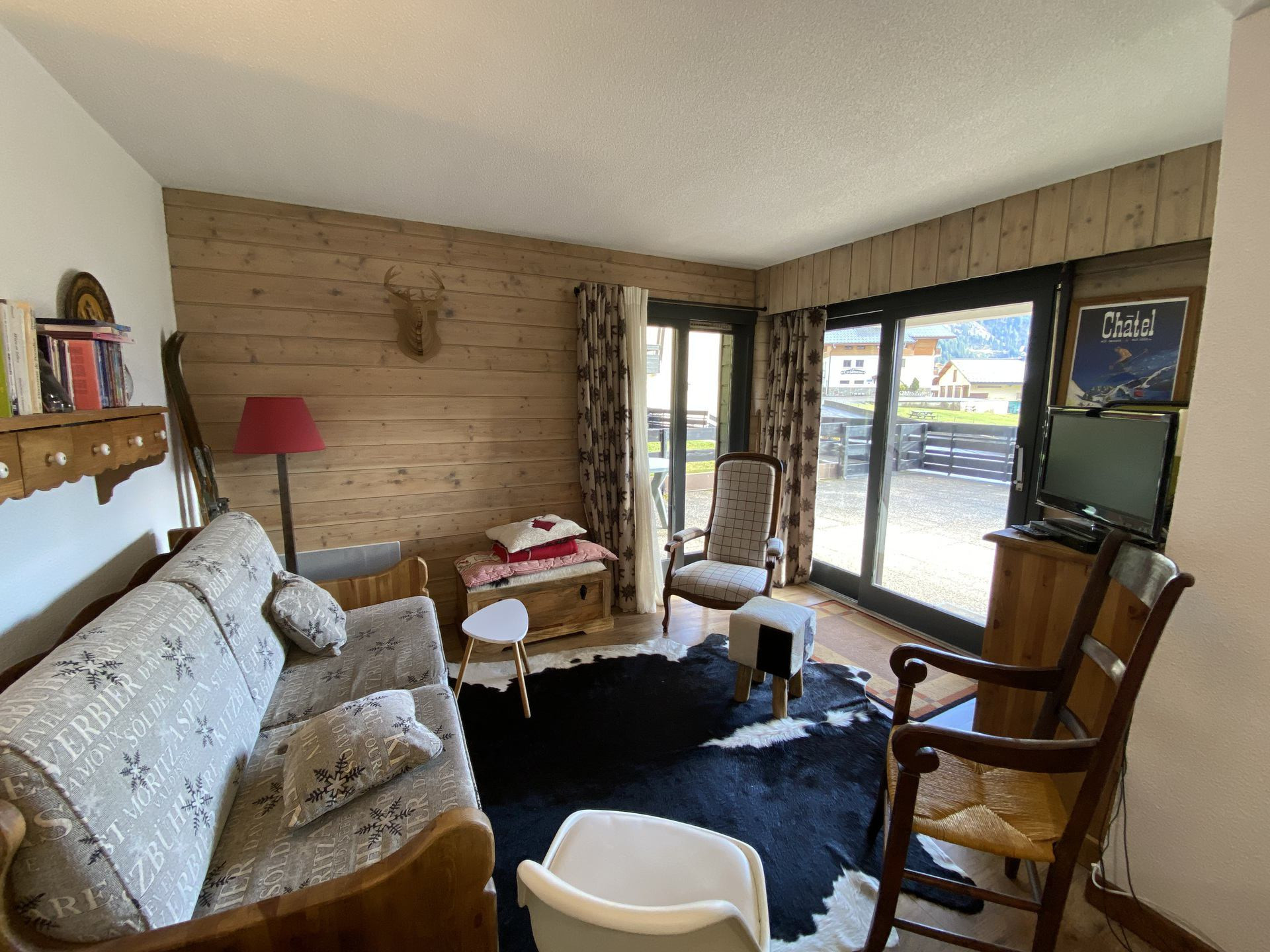 _lv_images__lot_0000000161_02_8324479