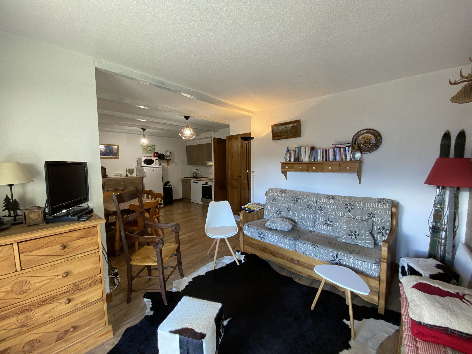 _lv_images__lot_0000000161_03_8480165