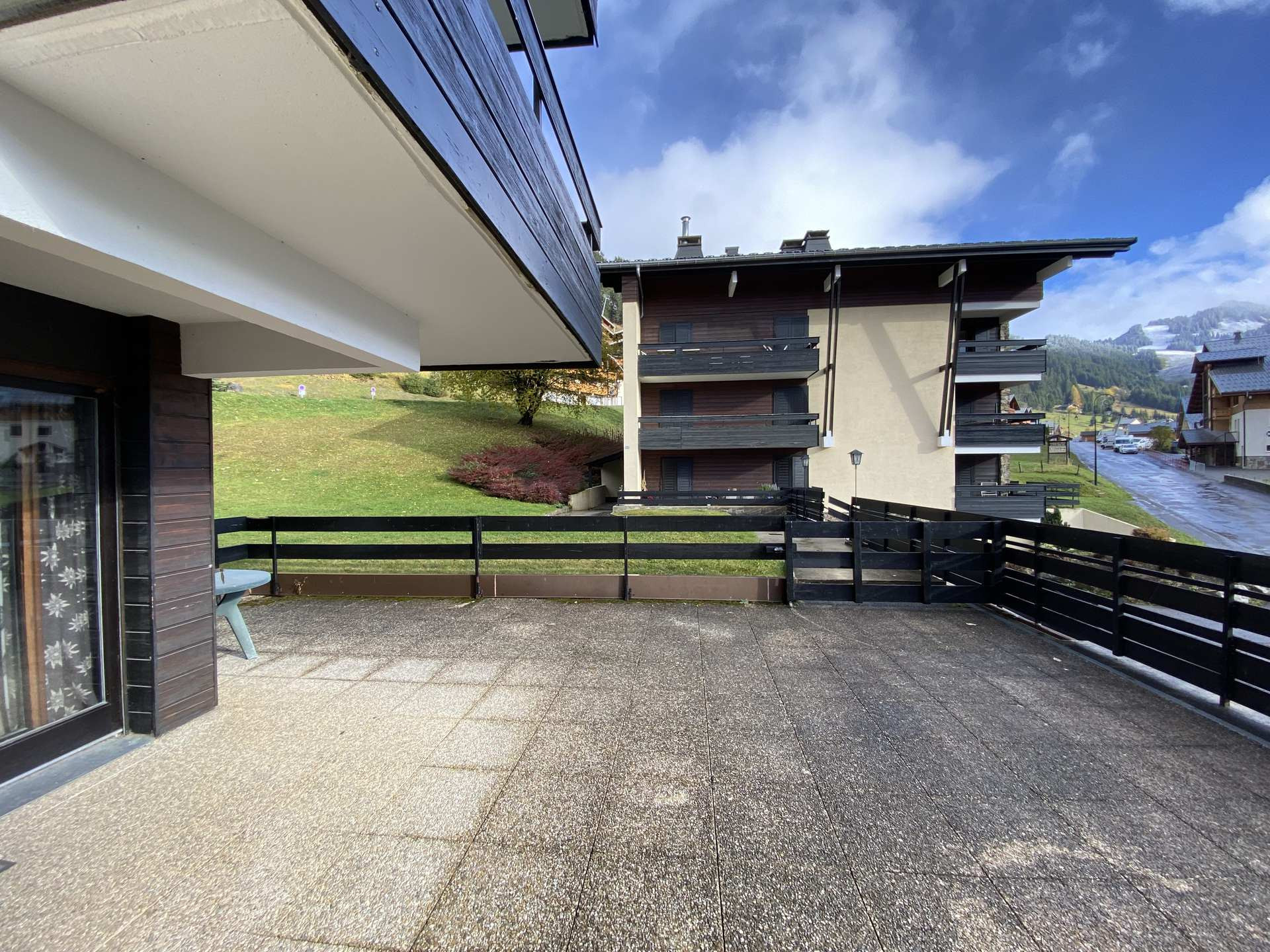 _lv_images__lot_0000000161_04_8324481