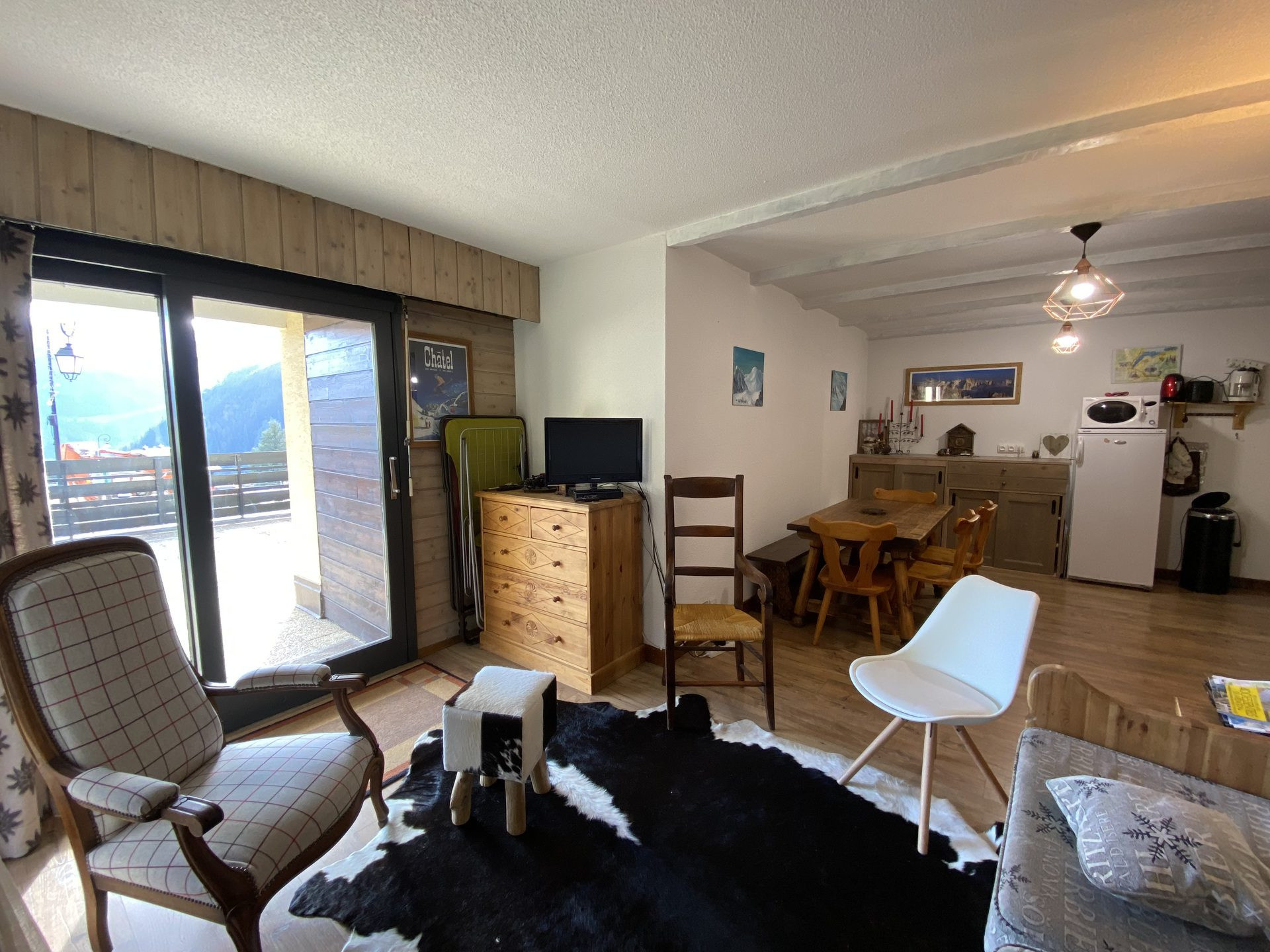 _lv_images__lot_0000000161_05_8369076