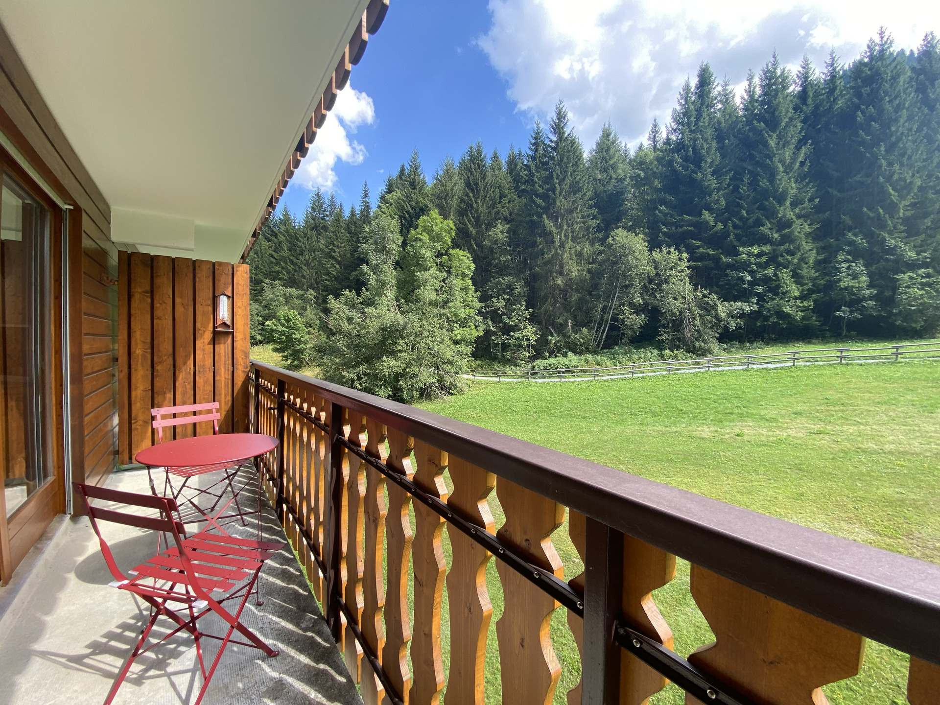 _lv_images__lot_0000000170_09_8214105