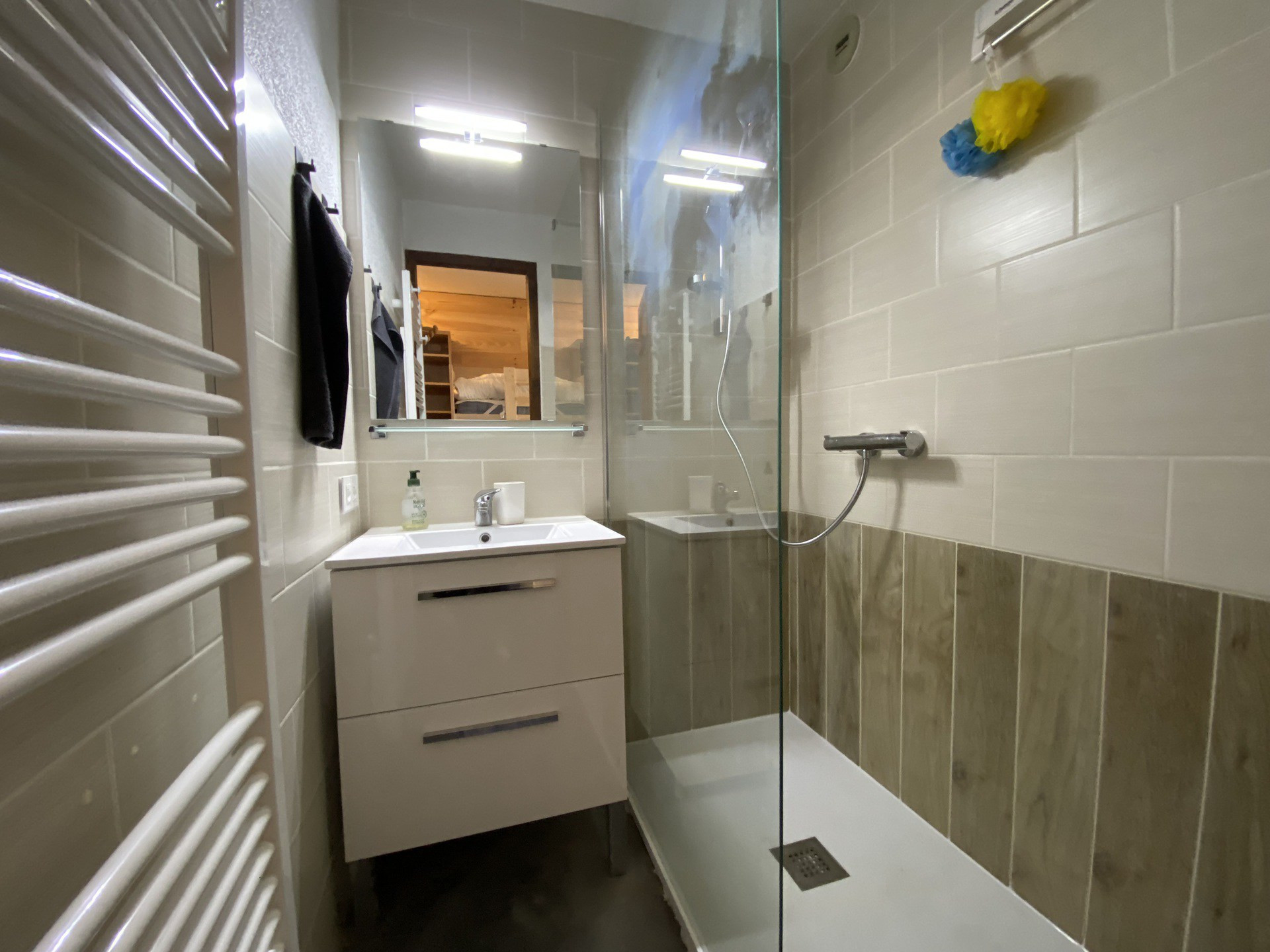 _lv_images__lot_0000000185_07_8235352