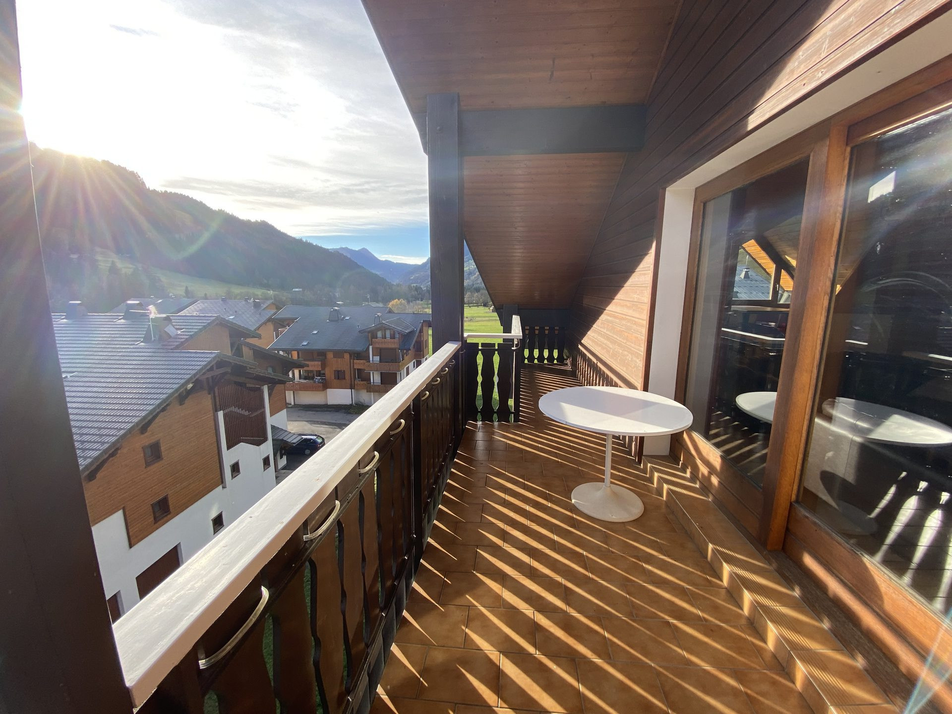 _lv_images__lot_0000000192_09_8370897