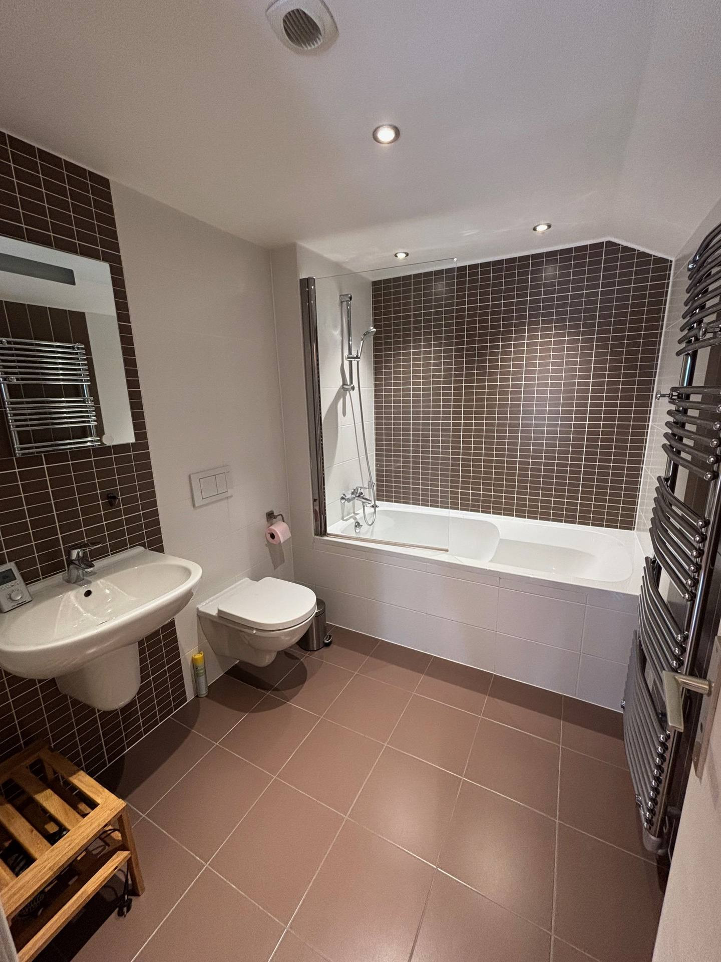 _lv_images__lot_0000000192_15_8242929 _lv_images__lot_0000000192_15_8242929