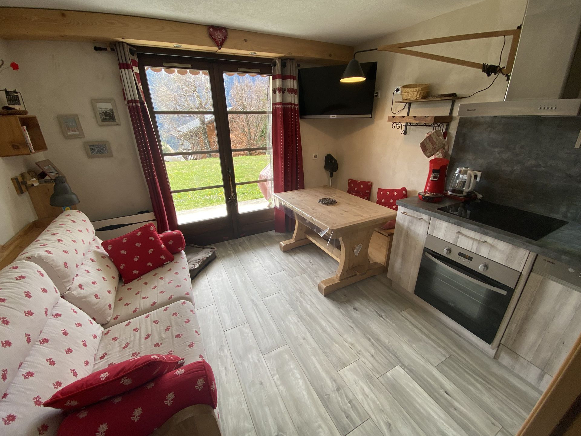 _lv_images__lot_0000000193_01_8420732