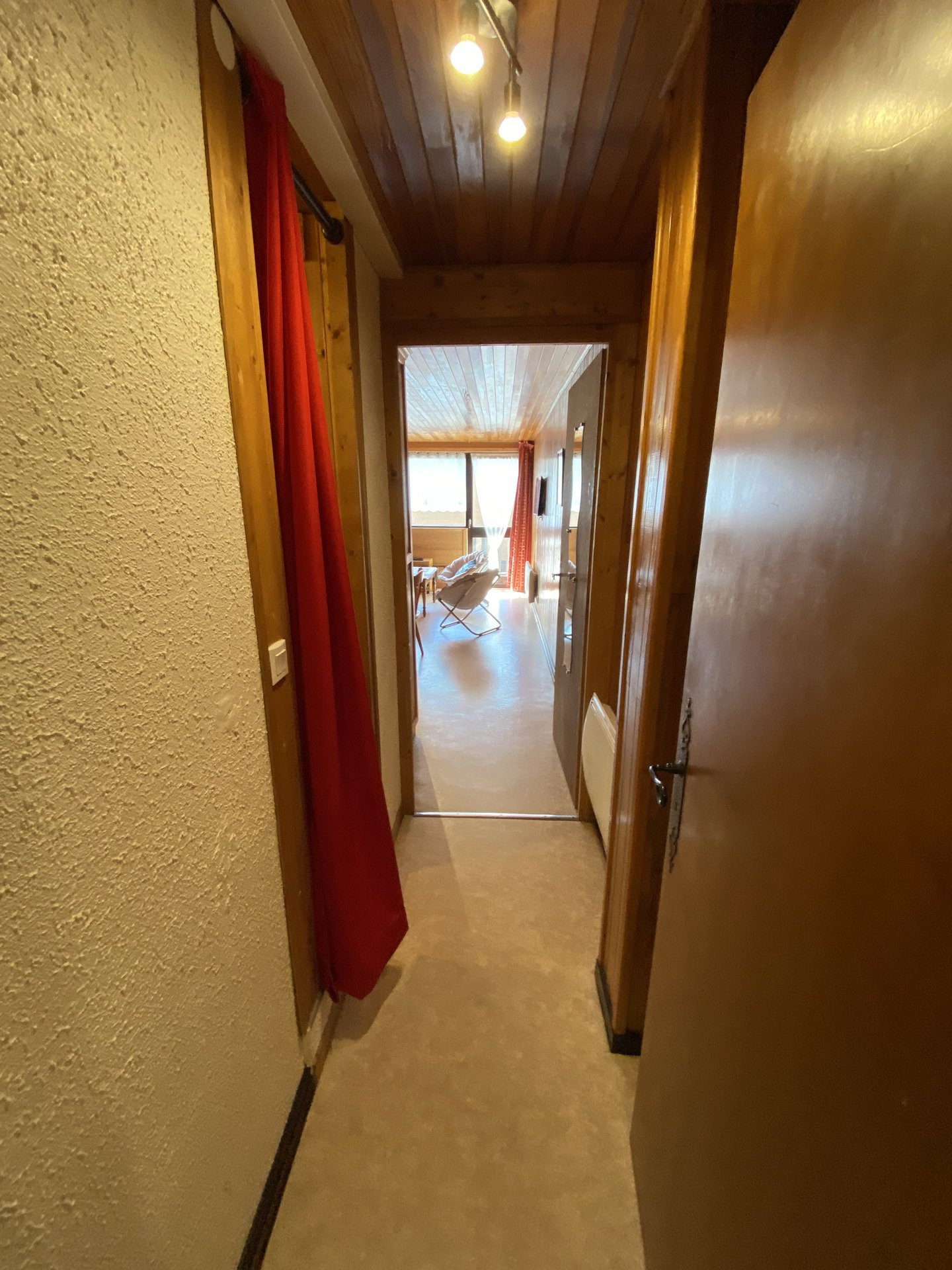 _lv_images__lot_0000000201_08_8301539