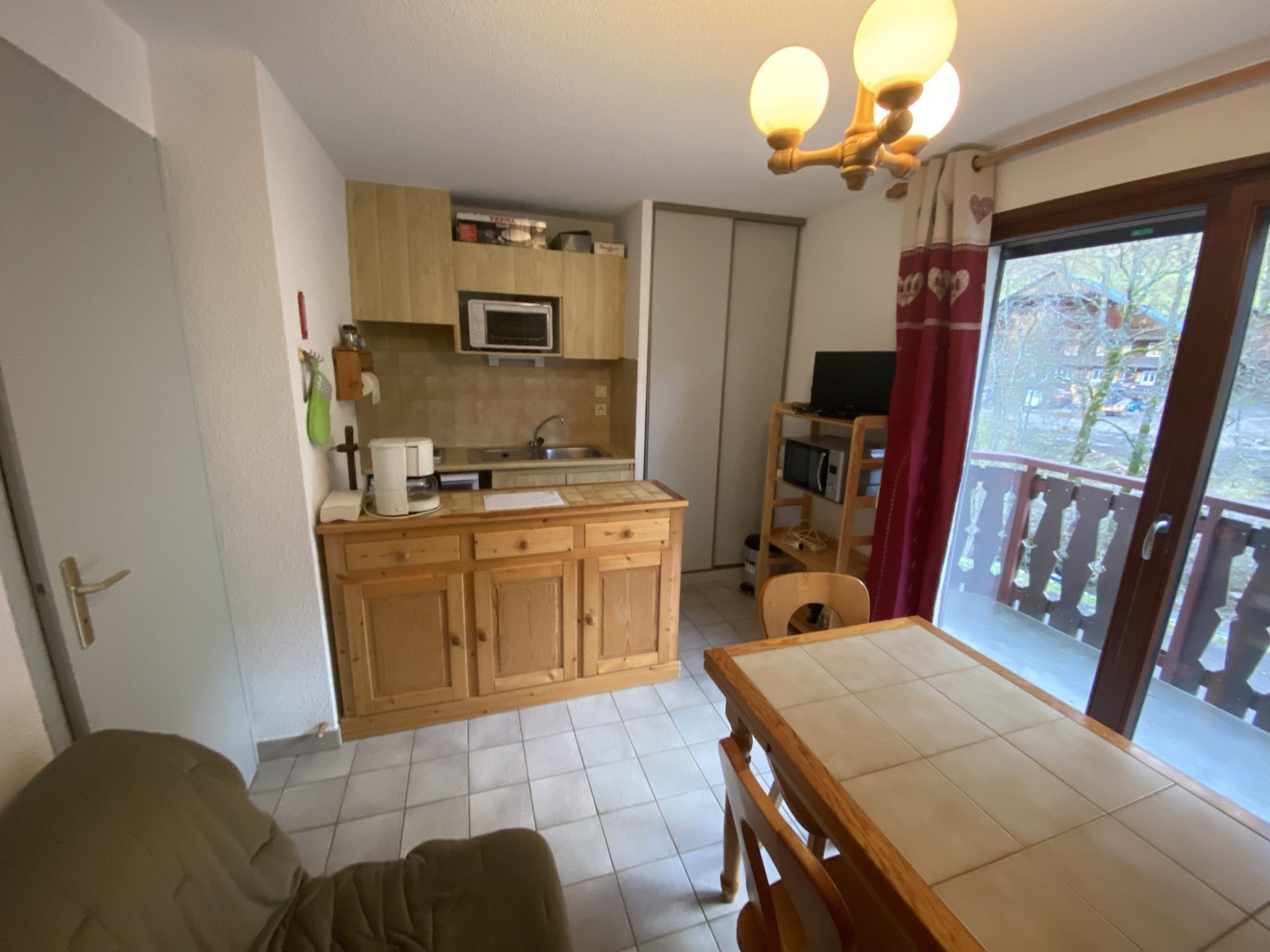 _lv_images__lot_0000000211_01_8557295