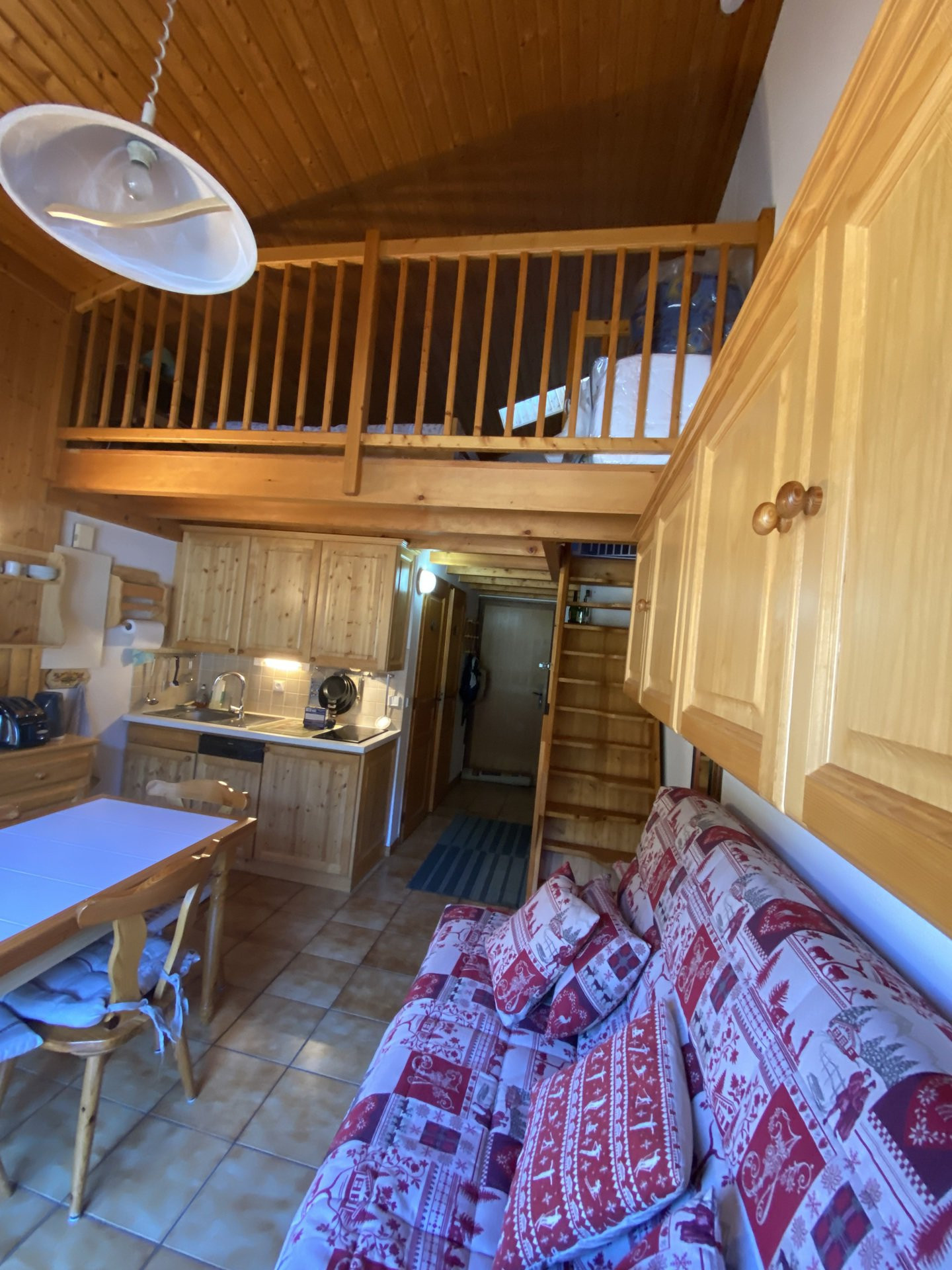 _lv_images__lot_0000000218_06_8302898 _lv_images__lot_0000000218_06_8302898