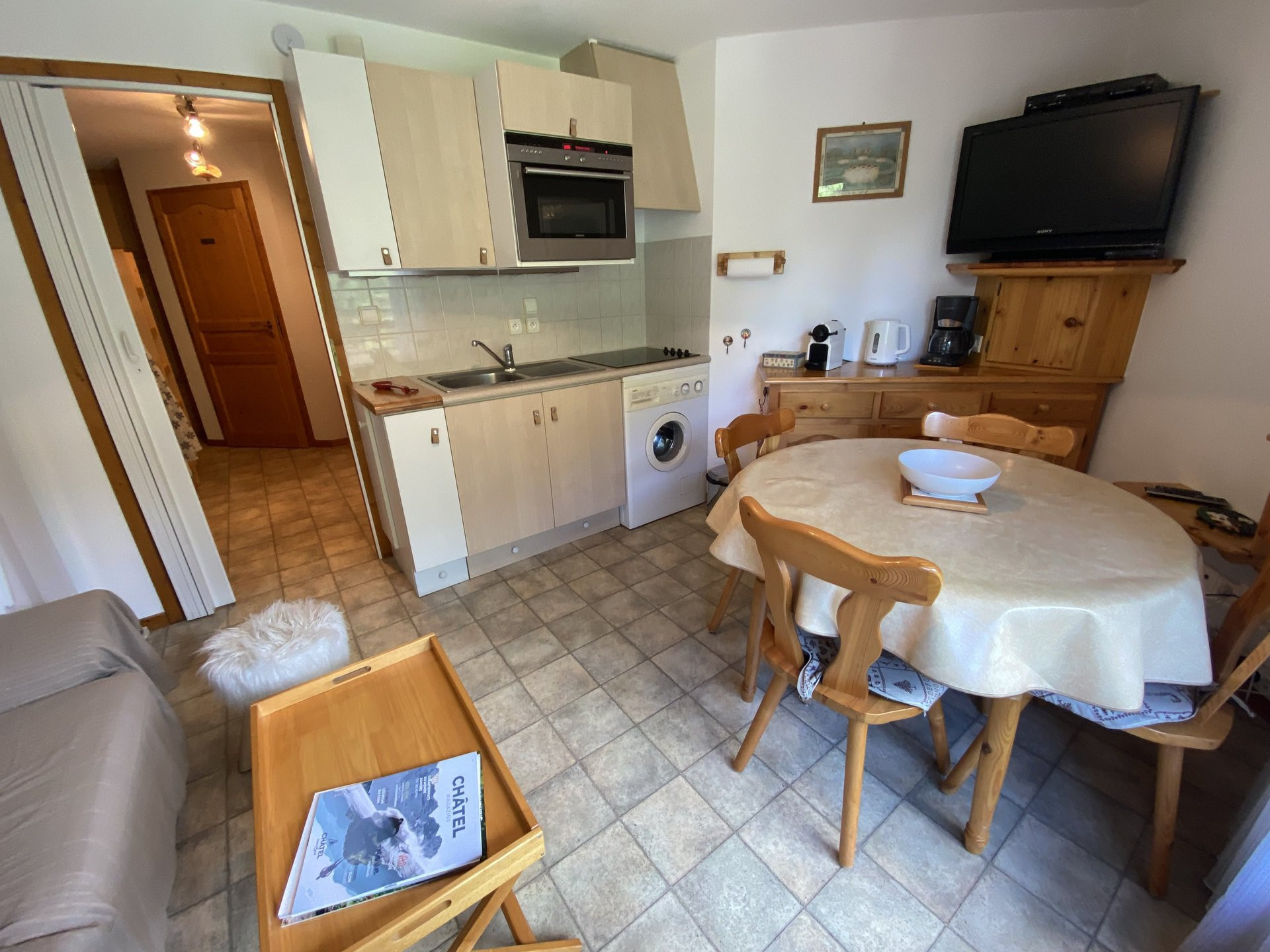 _lv_images__lot_0000000226_03_8256445