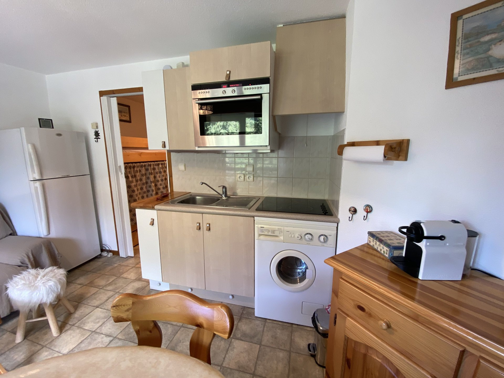 _lv_images__lot_0000000226_06_8256448