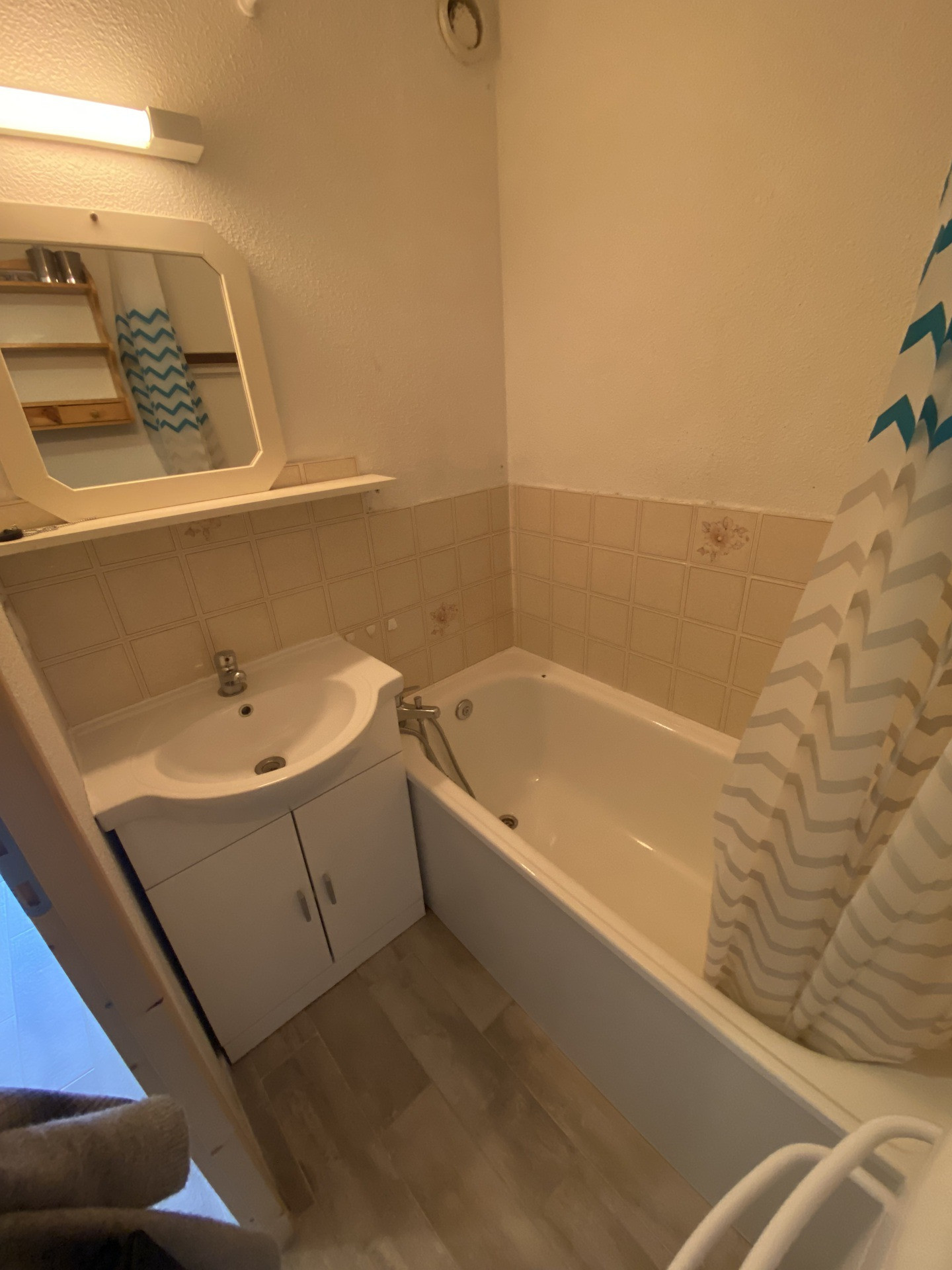 _lv_images__lot_0000000227_10_8282032