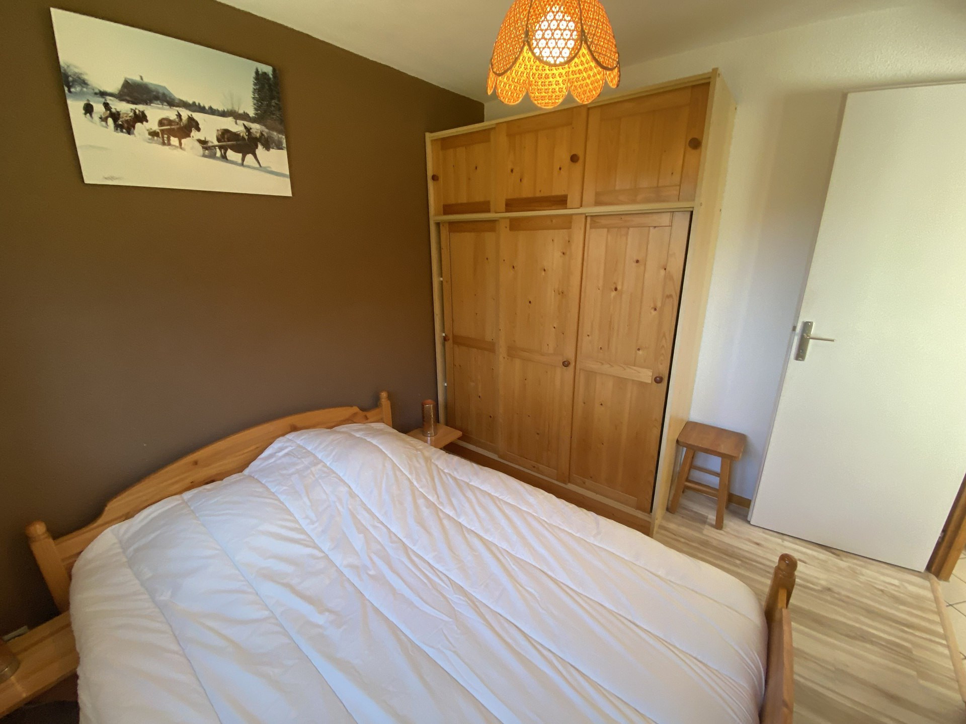 _lv_images__lot_0000000233_09_8504238