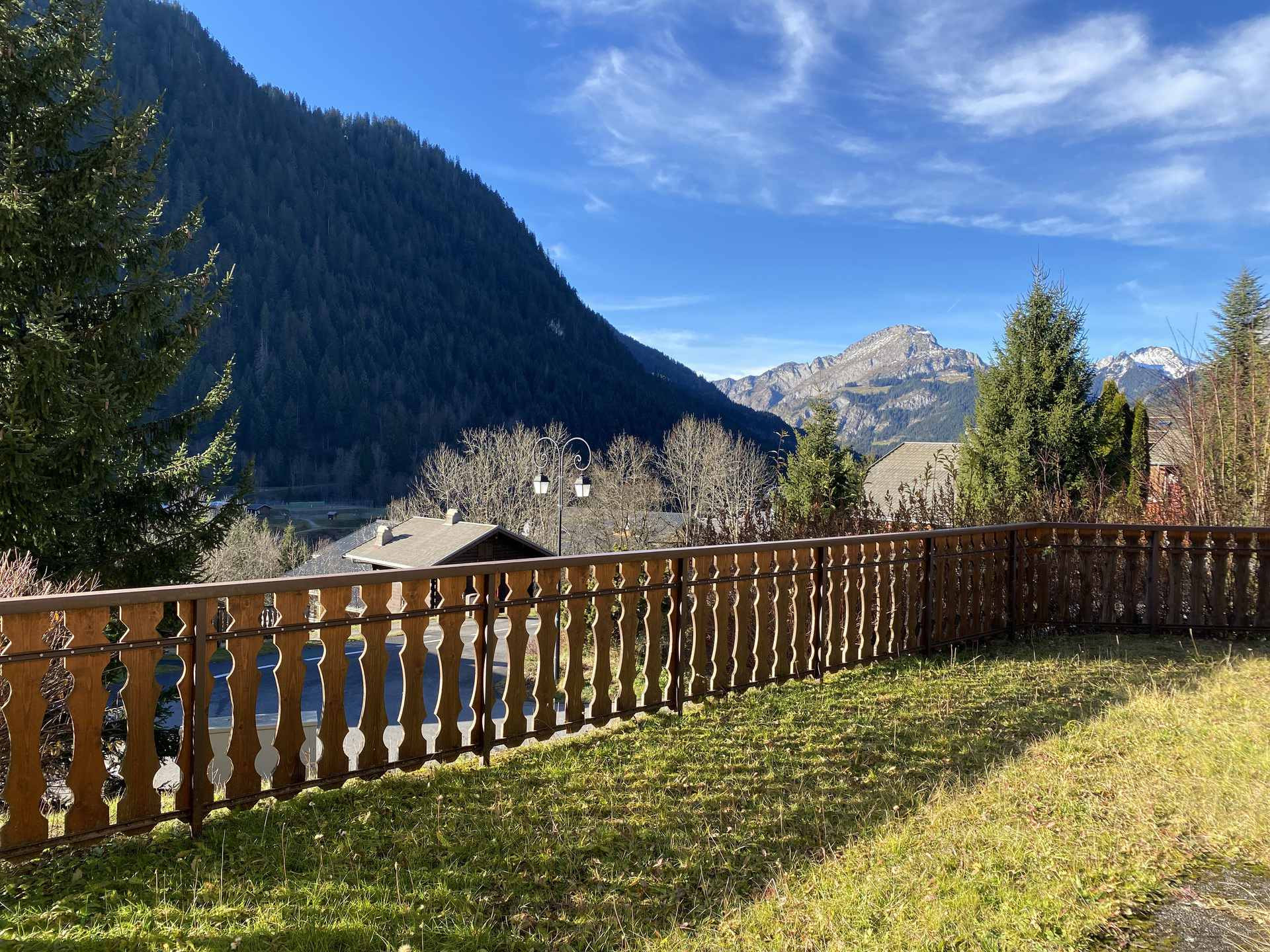 _lv_images__lot_0000000233_15_8504244