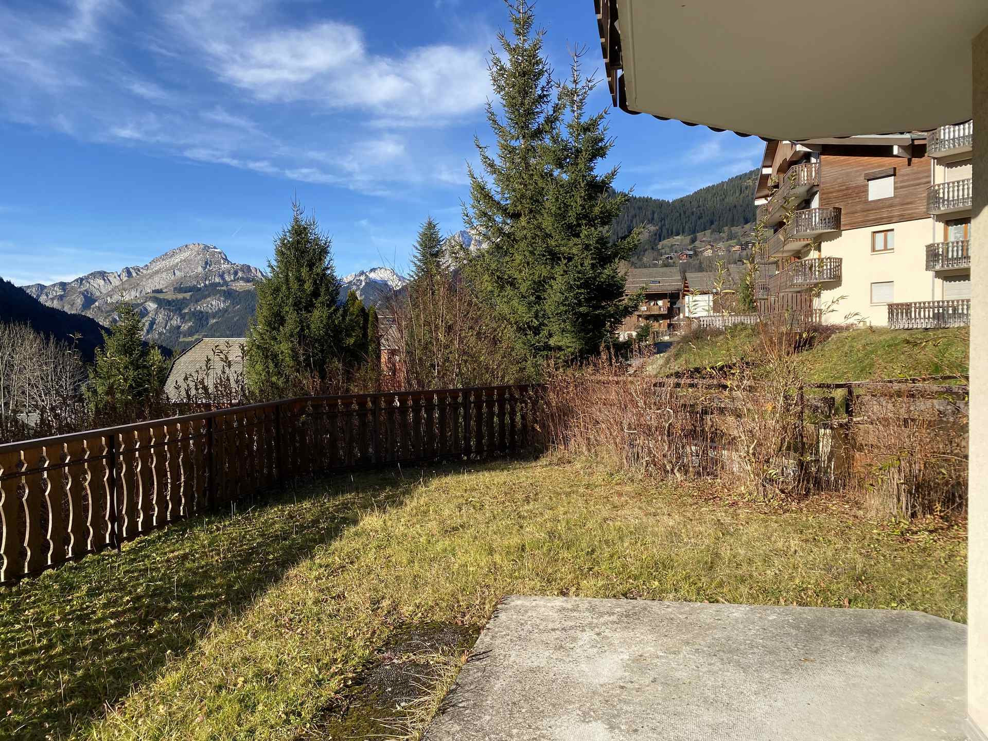 _lv_images__lot_0000000233_16_8546596