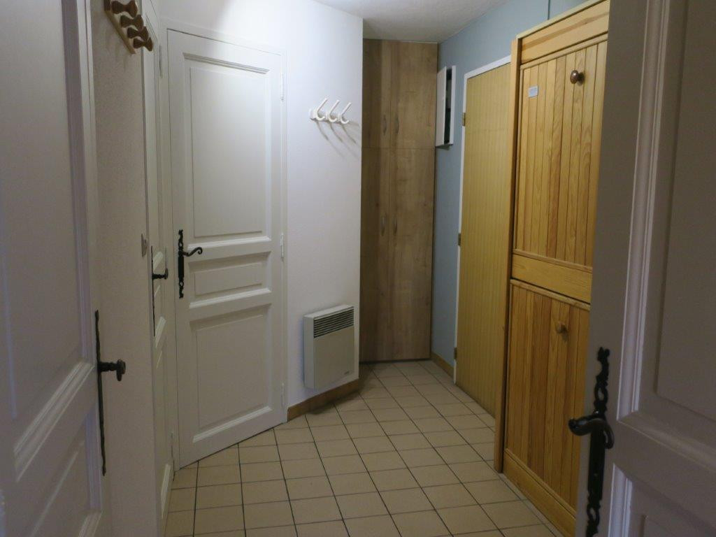 _lv_images__lot_0010195172_12_8285377