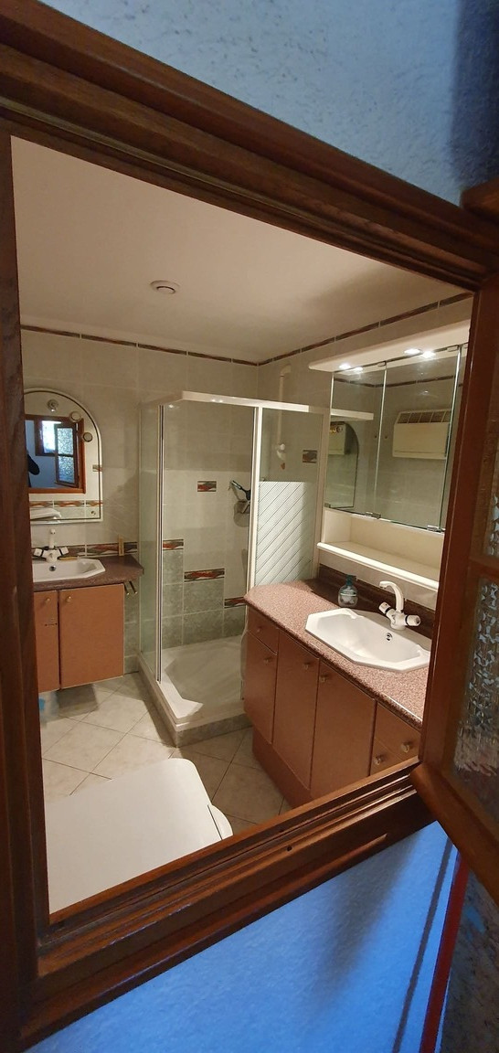 Apartment 1268, shower room, Châtel French-Swiss ski area