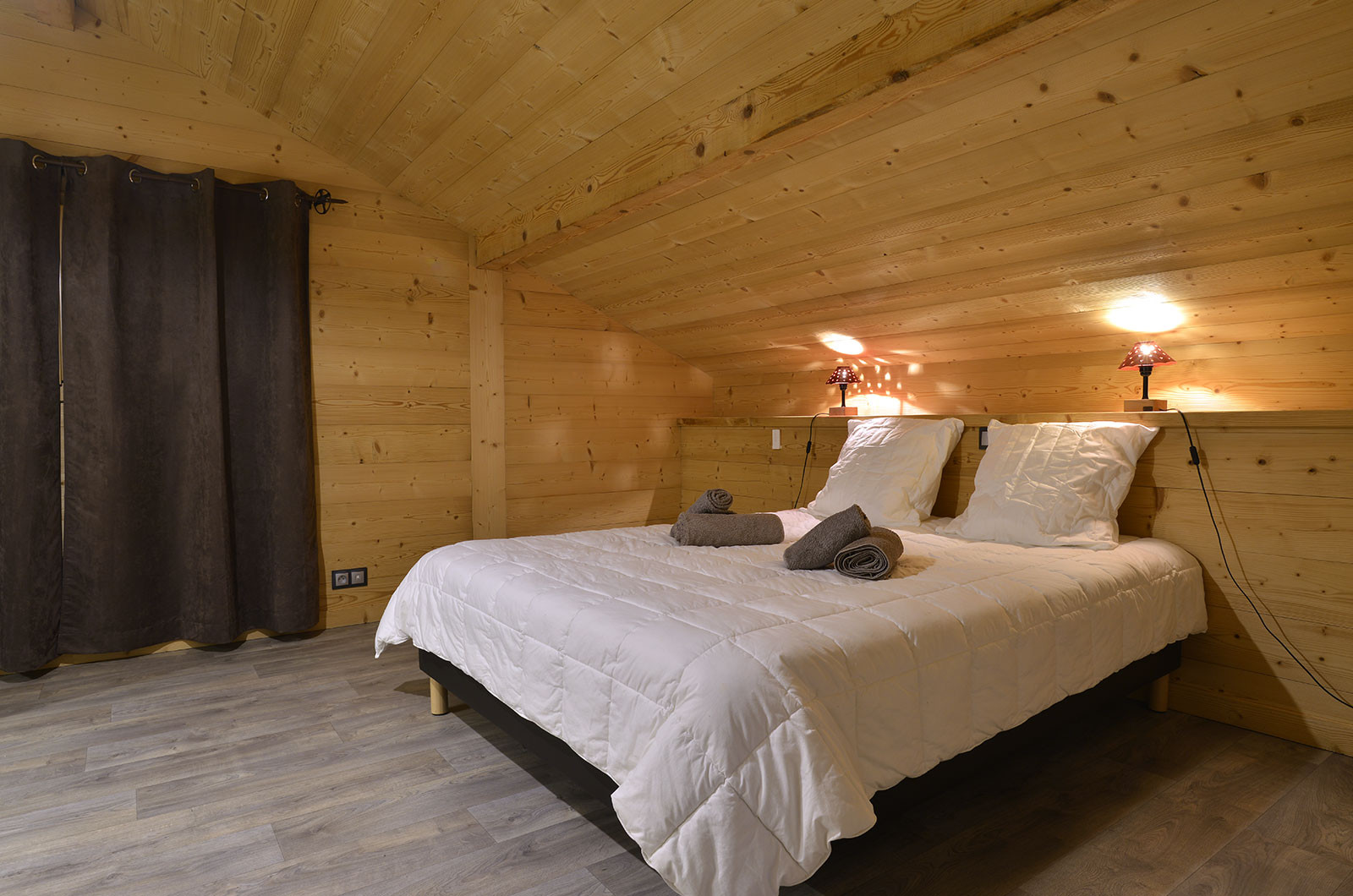 Flat sleeps 14, Florence, bedroom les combes, Châtel 74390