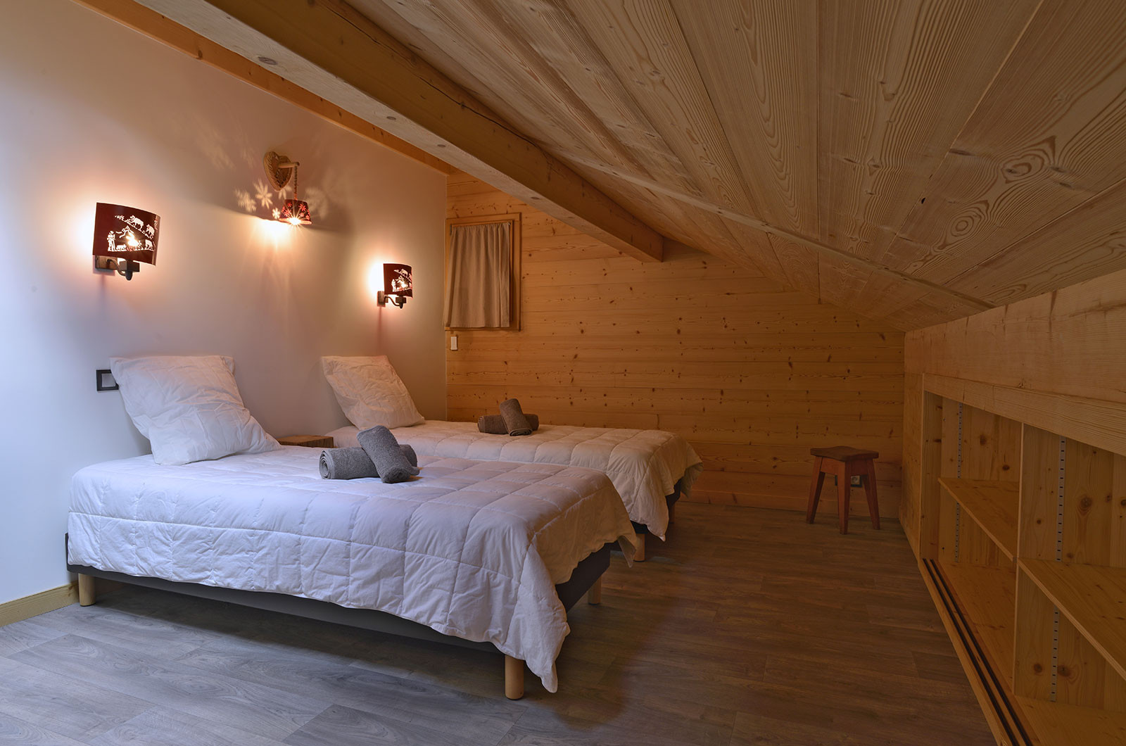 Flat sleeps 14, Florence, bedroom les renards, Châtel mountain