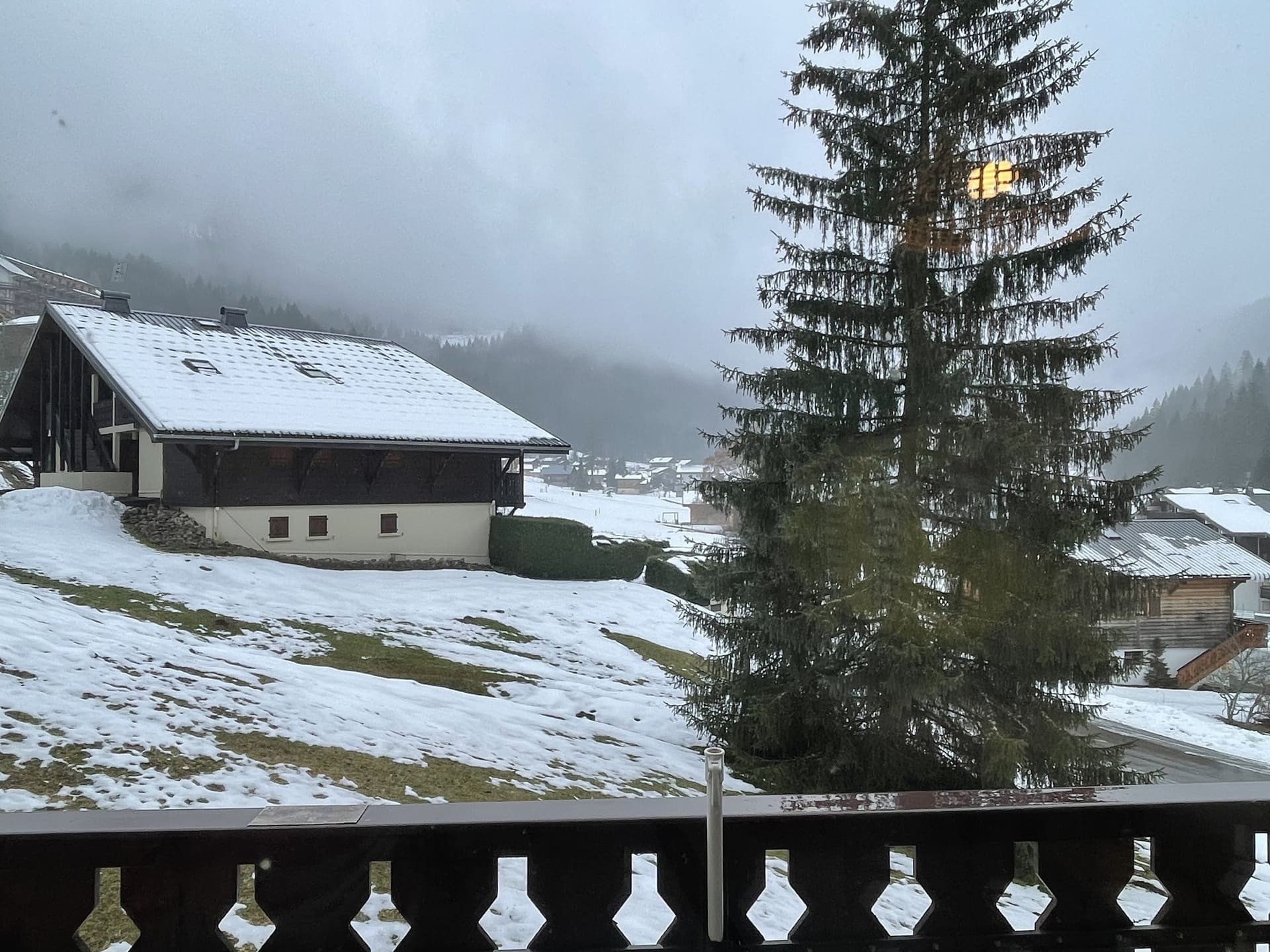 Apartment 16 in residence Forsythia, Balcony snow view, Châtel Ski holidays
