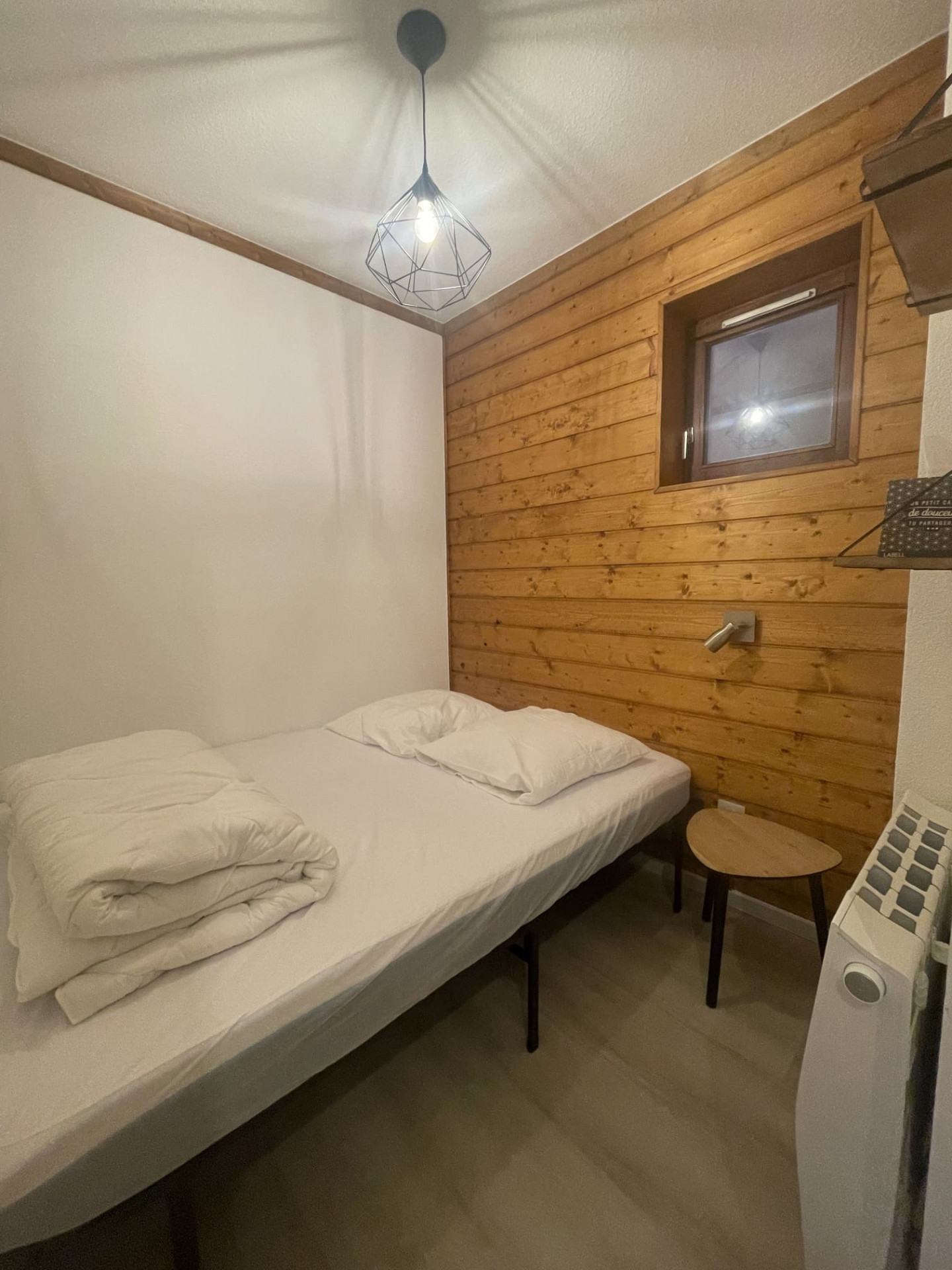 Apartment for 4 people, Chalet de l'Oy, Loy Châtel, Room 2, Ski Resort (TITLE) Apartment for 4 people, Chalet de l'Oy, Loy Châtel, Room 2, Ski Resort (ALT)