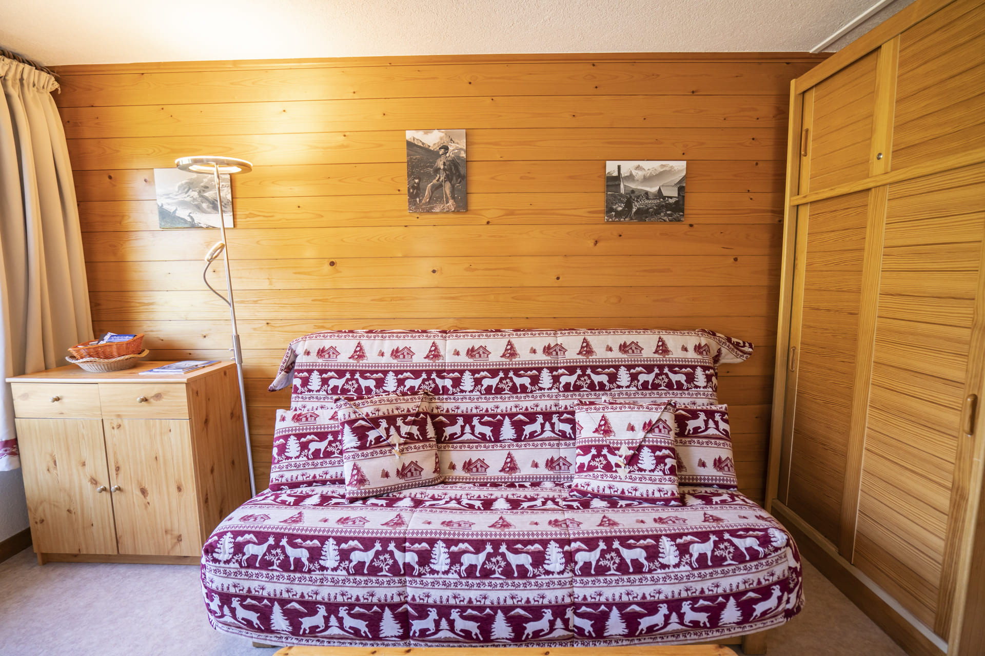Appartment, 4 people, Chambron, Châtel, centre, living room, sofa bed