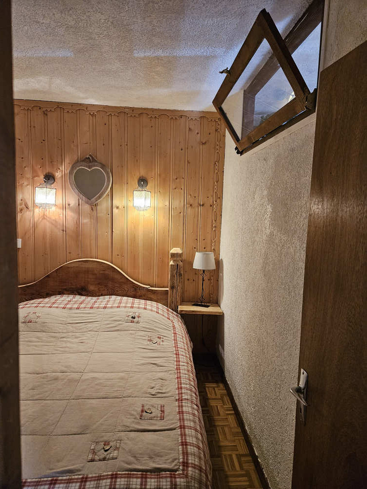 Appartement 4 personnes dans chalet LE VIEUX FOUR, Châtel, chambre double avec fenêtre