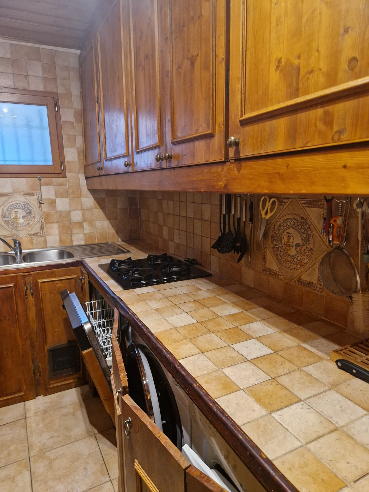 Apartment for 6 people, MARGUERITES residence, kitchen, Châtel ski area Apartment for 6 people, MARGUERITES residence, kitchen, Châtel ski area