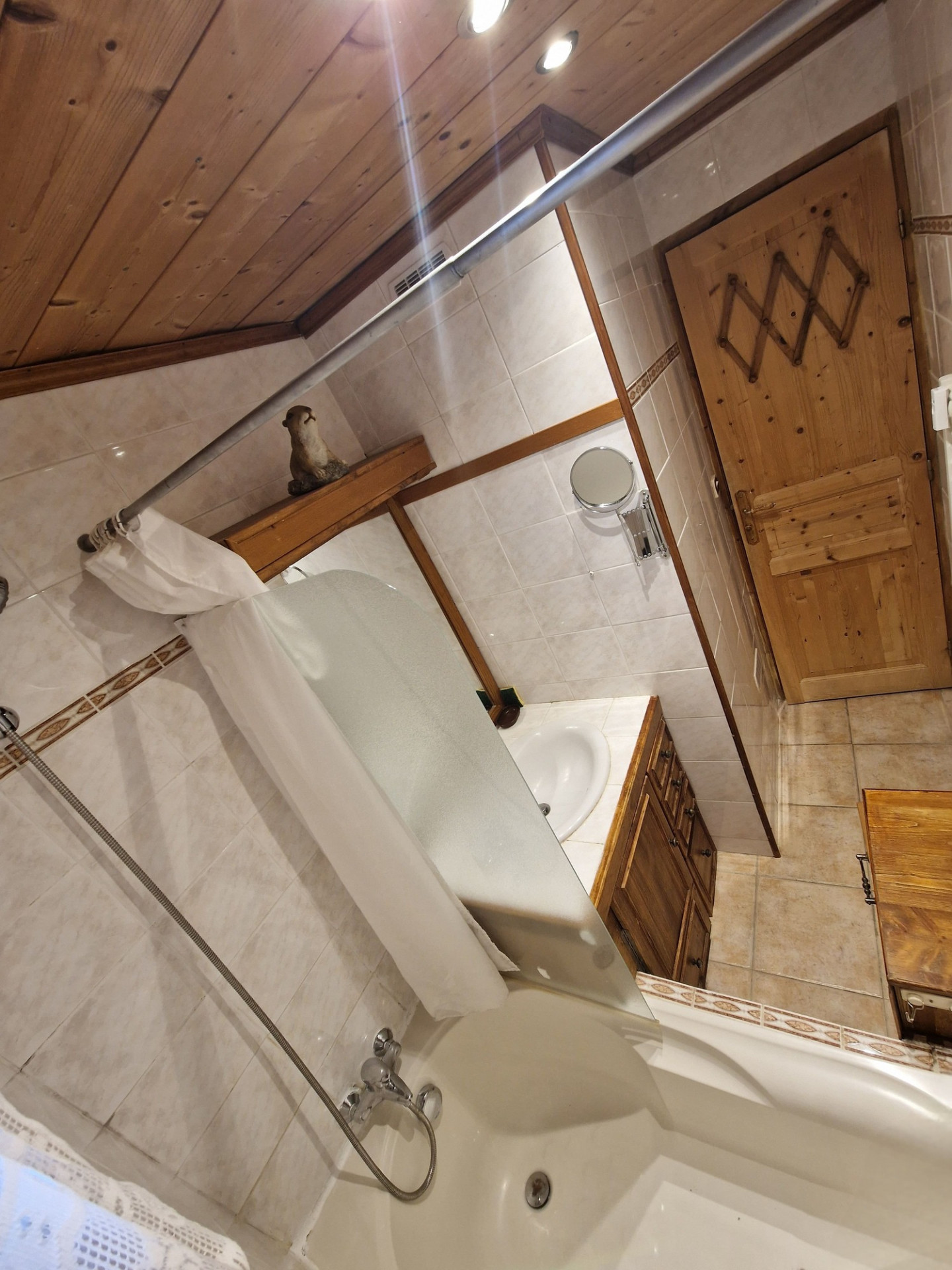 Apartment for 6 people, MARGUERITES Residence, bathroom, Châtel family skiing holiday Apartment for 6 people, MARGUERITES Residence, bathroom, Châtel family skiing holiday