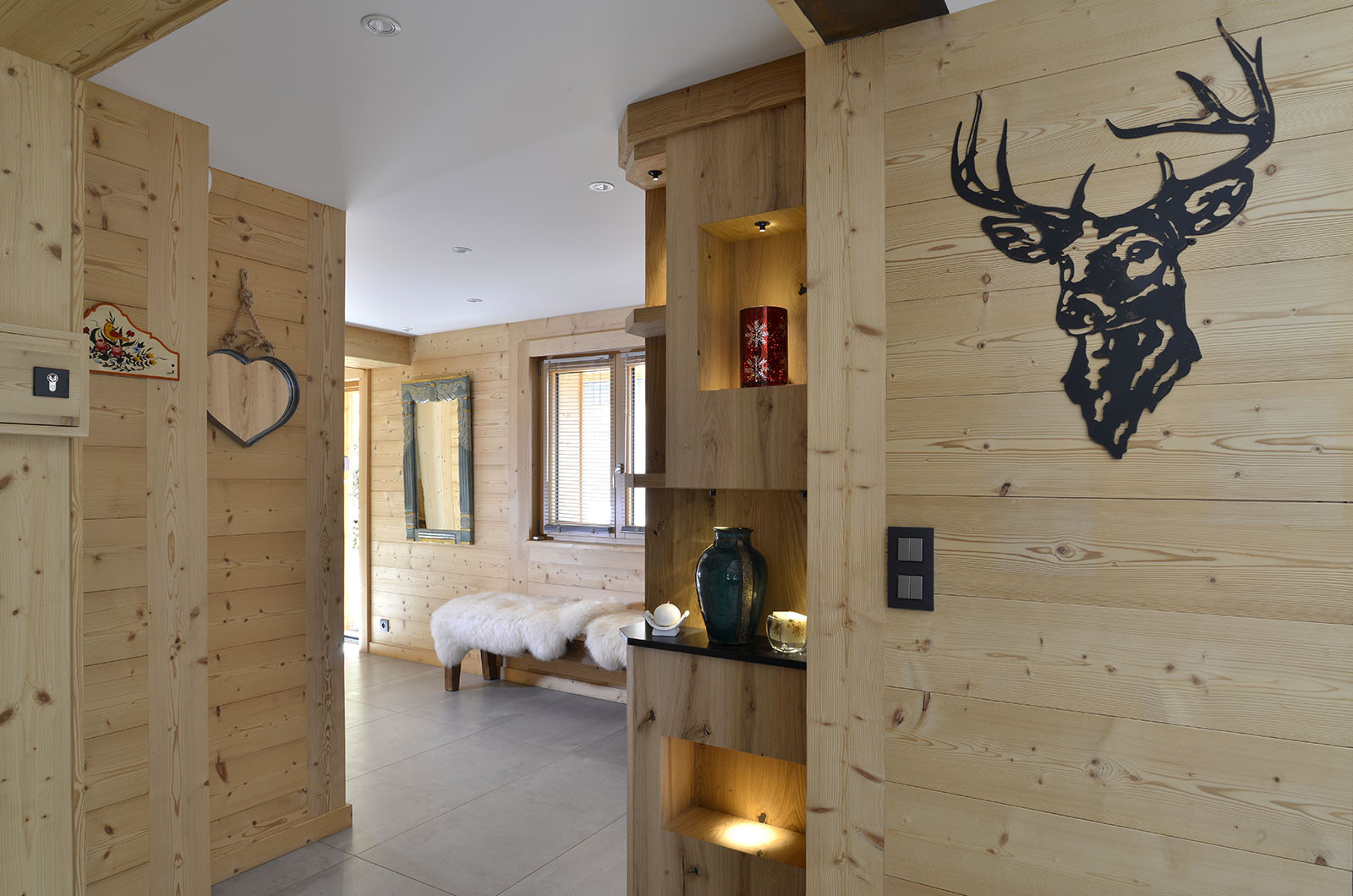 Apartment 8 people, petitflo, entrance, châtel 74390