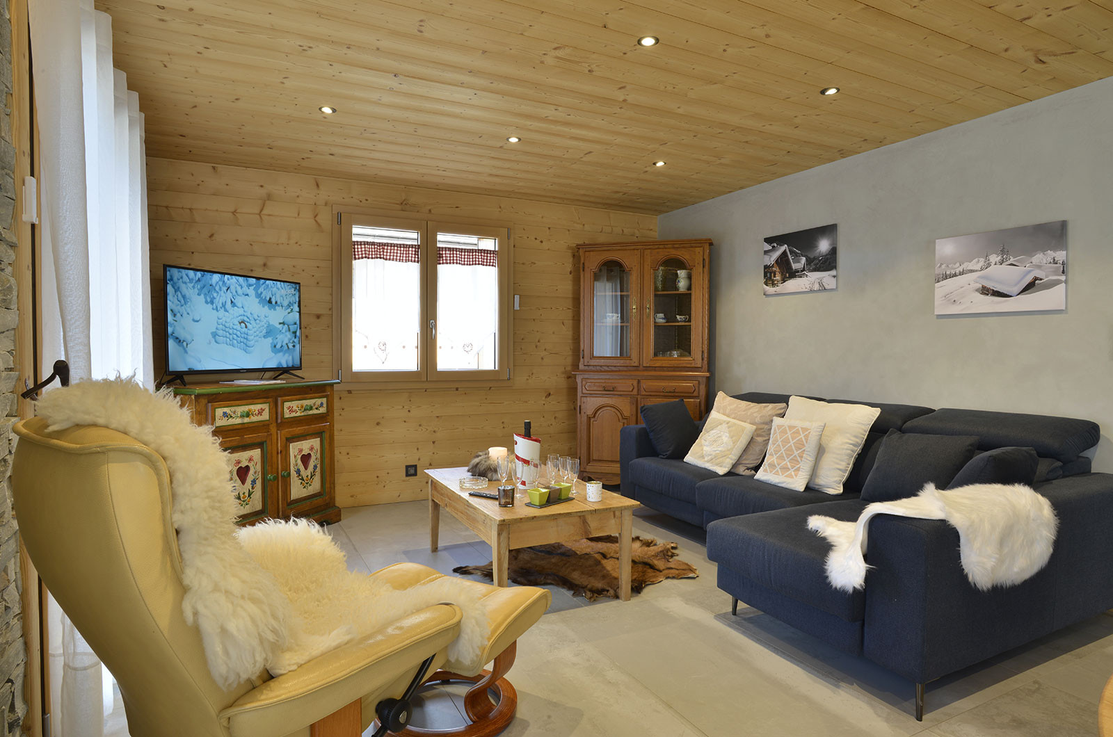Apartment 8 people, petitflo, living room, Châtel 74390