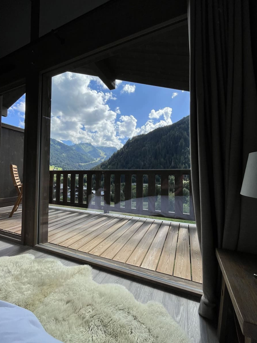 Half-chalet Alpaga C, Châtel, double room with balcony over mountains