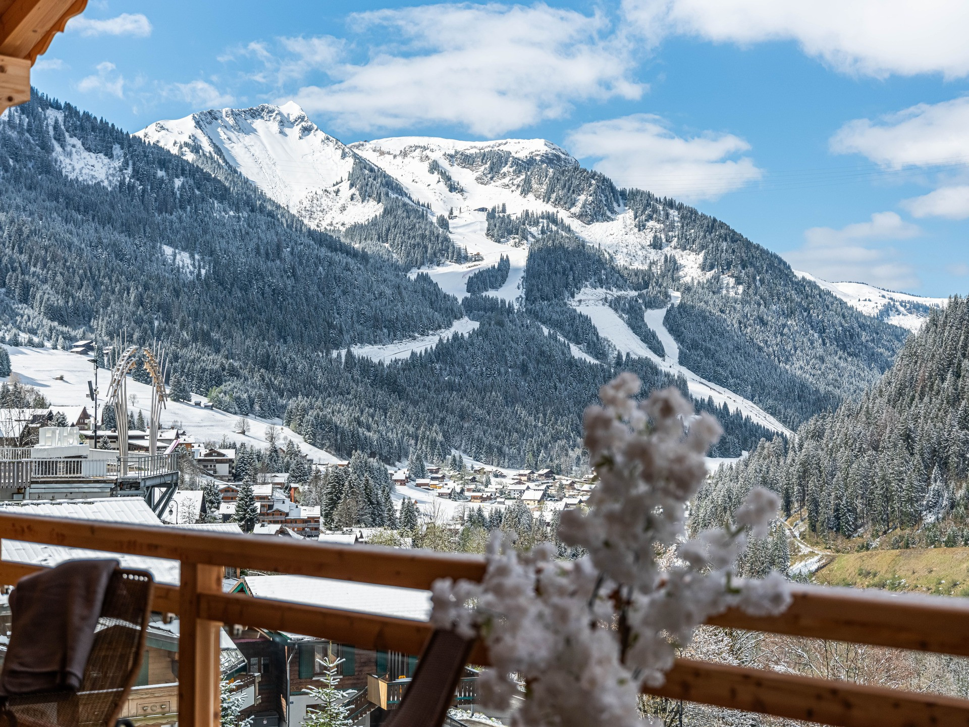 Apartment Attique, Residence Lioutane, Balcony view, Châtel hike 74