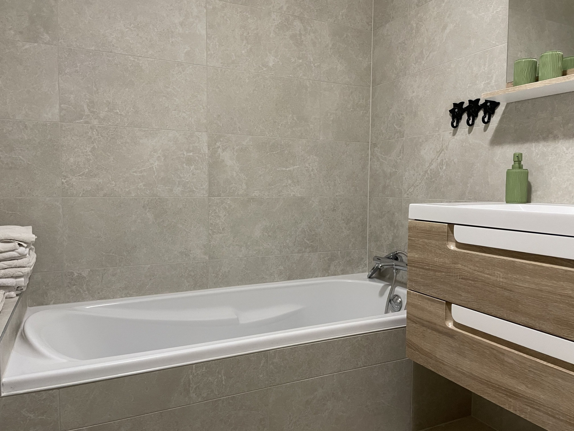 “Boule de Neige” Apartment, bathroom, Châtel Tourism 74